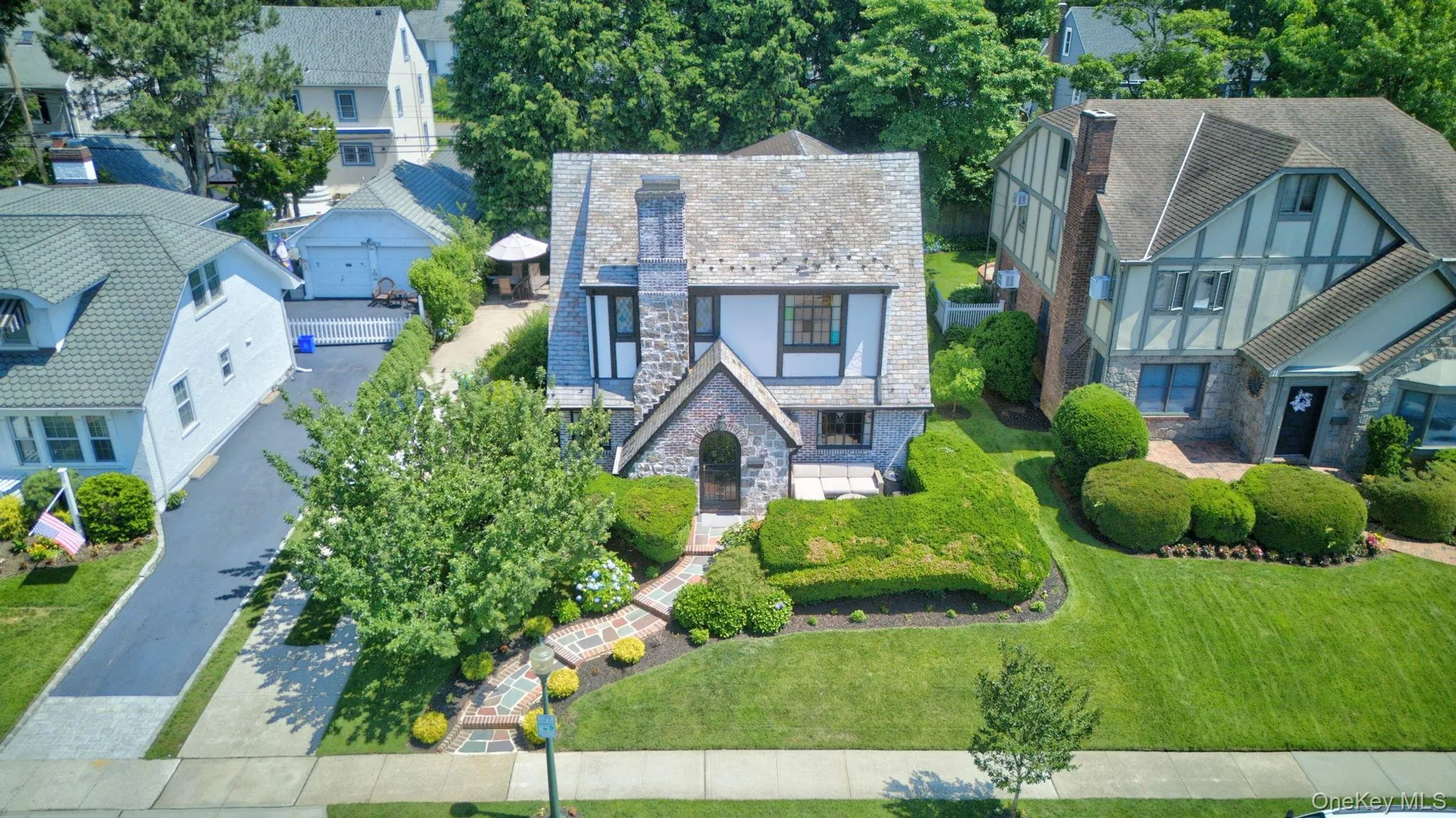 17 Hollywood Court, Hempstead, NY, 3 Bedrooms Bedrooms, 10 Rooms Rooms,3 BathroomsBathrooms,Residential,For Rent,Hollywood,0,1015393 17 Hollywood Court, Hempstead, NY, 3 Bedrooms Bedrooms, 10 Rooms Rooms,3 BathroomsBathrooms,Residential,For Rent,Hollywood,0,1015393