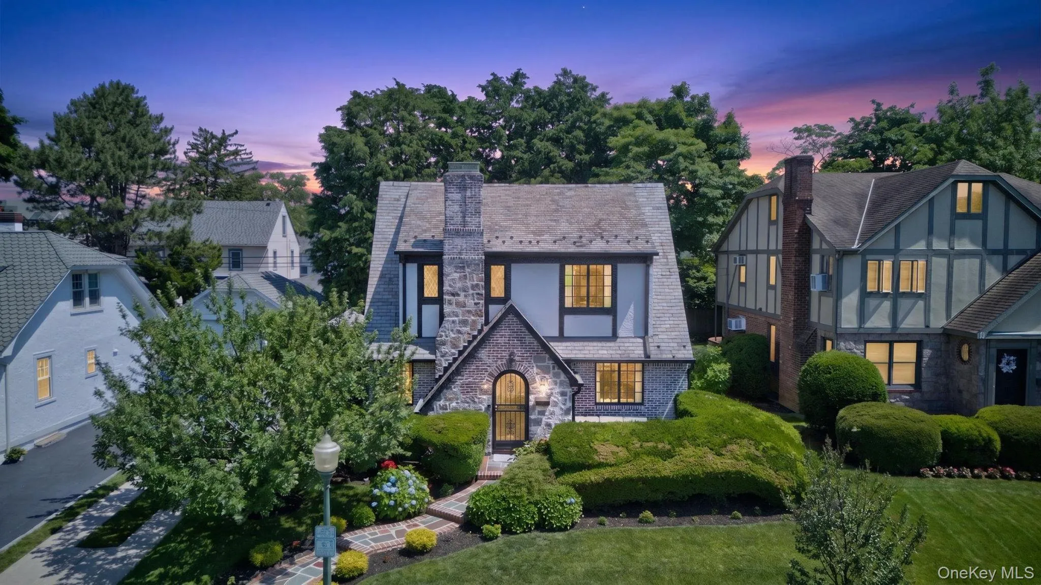 17 Hollywood Court, Hempstead, NY, 3 Bedrooms Bedrooms, 10 Rooms Rooms,3 BathroomsBathrooms,Residential,For Rent,Hollywood,0,1015393 17 Hollywood Court, Hempstead, NY, 3 Bedrooms Bedrooms, 10 Rooms Rooms,3 BathroomsBathrooms,Residential,For Rent,Hollywood,0,1015393