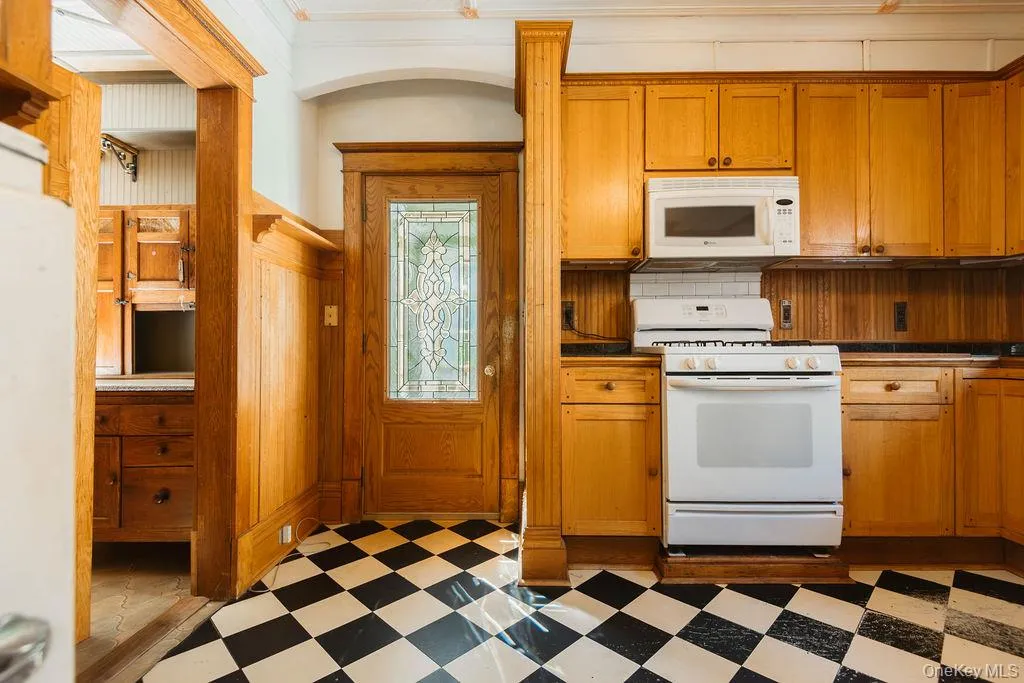 54 Linderman Avenue, Kingston, NY, 4 Bedrooms Bedrooms, 8 Rooms Rooms,2 BathroomsBathrooms,Residential,For Rent,Linderman,0,1015394 54 Linderman Avenue, Kingston, NY, 4 Bedrooms Bedrooms, 8 Rooms Rooms,2 BathroomsBathrooms,Residential,For Rent,Linderman,0,1015394