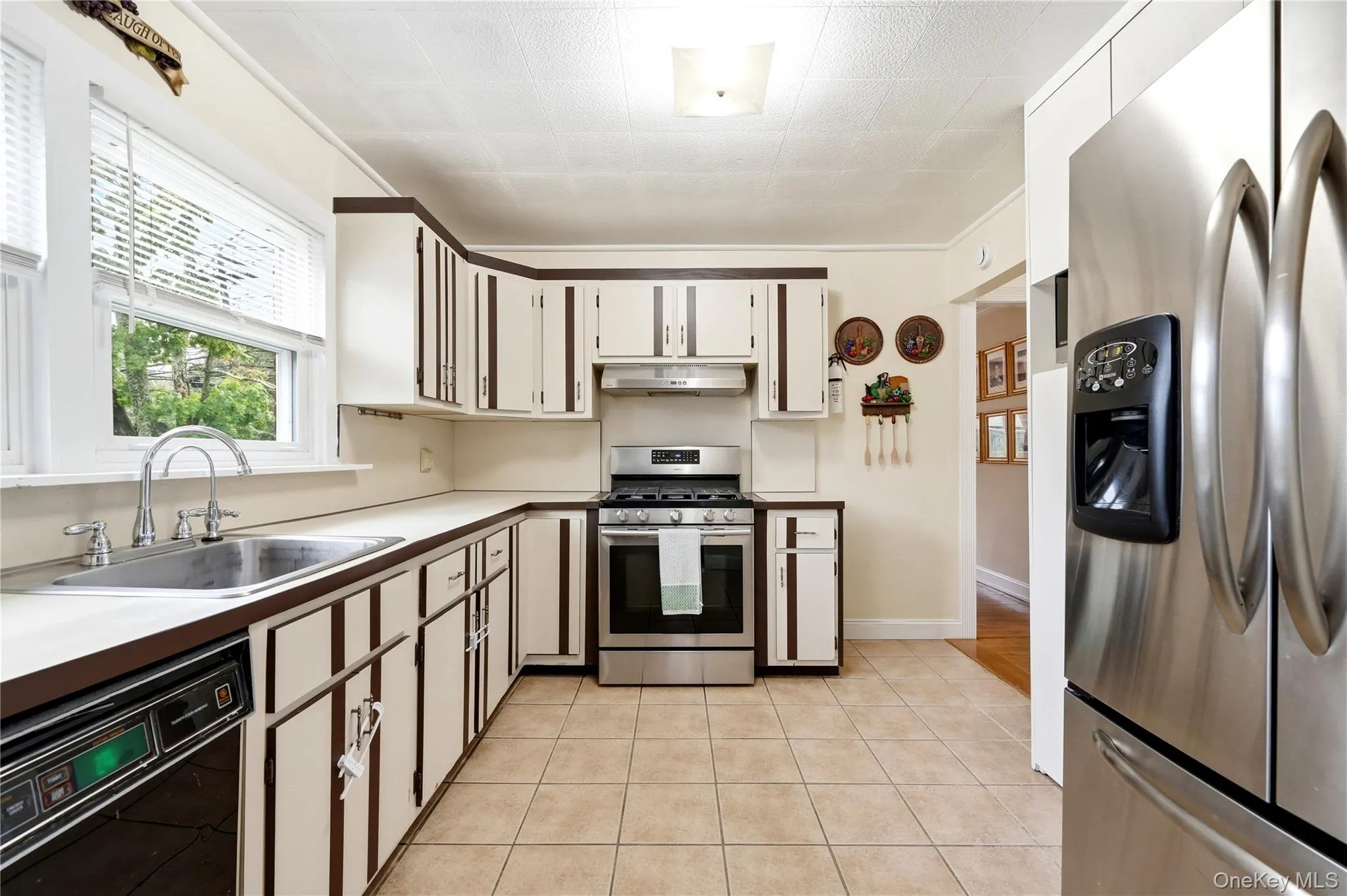 39 Church Street, Islip, NY, 5 Bedrooms Bedrooms, 10 Rooms Rooms,2 BathroomsBathrooms,Residential,For Rent,Church,0,1015406 39 Church Street, Islip, NY, 5 Bedrooms Bedrooms, 10 Rooms Rooms,2 BathroomsBathrooms,Residential,For Rent,Church,0,1015406