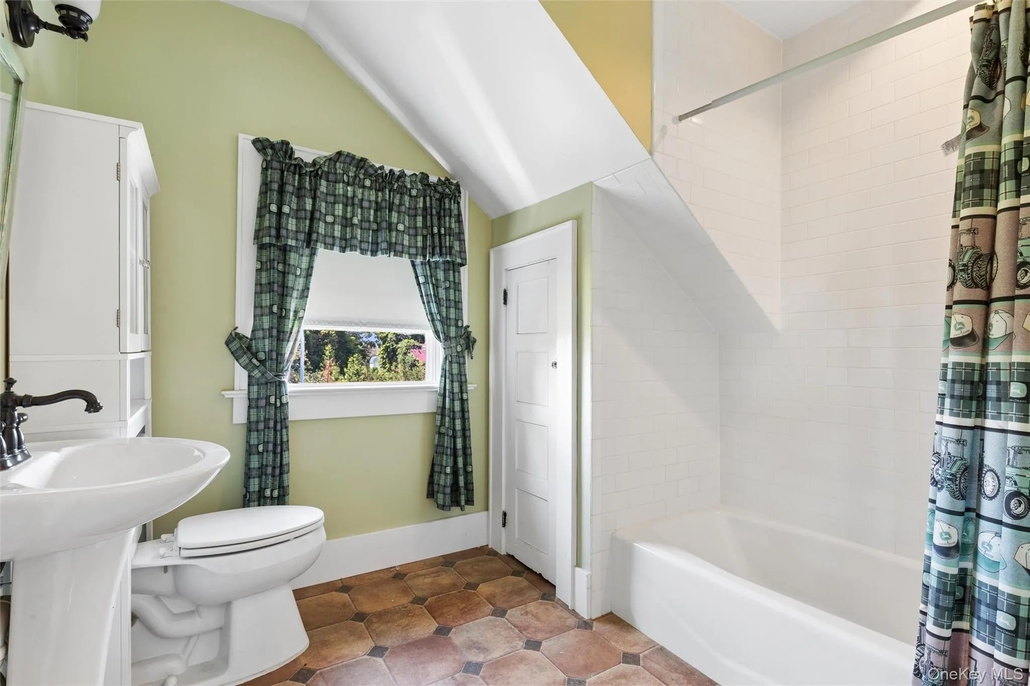 10415 Oregon Road, Southold, NY, 3 Bedrooms Bedrooms, 10 Rooms Rooms,2 BathroomsBathrooms,Residential,For Rent,Oregon,0,1015408 10415 Oregon Road, Southold, NY, 3 Bedrooms Bedrooms, 10 Rooms Rooms,2 BathroomsBathrooms,Residential,For Rent,Oregon,0,1015408
