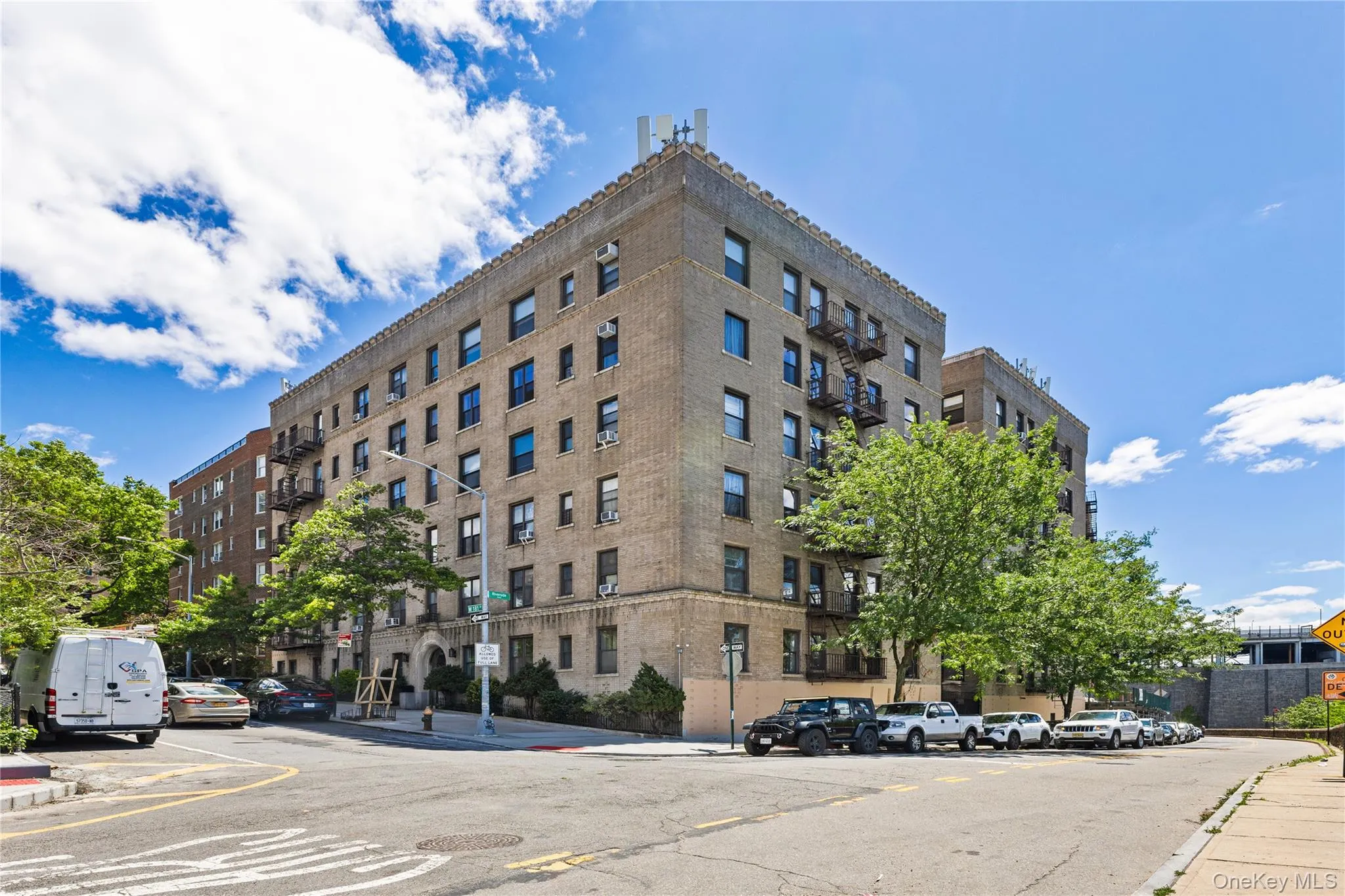 880 West 181st Street, New York, NY, 2 Rooms Rooms,1 BathroomBathrooms,Residential,For Rent,West 181st,0,1015410 880 West 181st Street, New York, NY, 2 Rooms Rooms,1 BathroomBathrooms,Residential,For Rent,West 181st,0,1015410