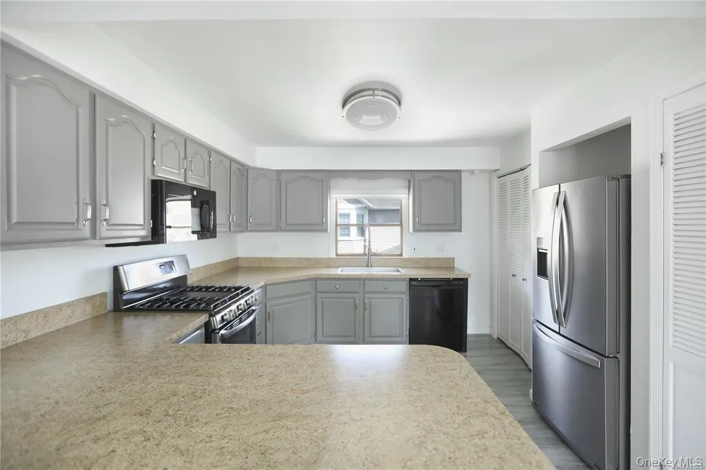 22 Jennings Avenue, Brookhaven, NY, 2 Bedrooms Bedrooms, 4 Rooms Rooms,1 BathroomBathrooms,Residential Lease,For Rent,Jennings,0,1015411 22 Jennings Avenue, Brookhaven, NY, 2 Bedrooms Bedrooms, 4 Rooms Rooms,1 BathroomBathrooms,Residential Lease,For Rent,Jennings,0,1015411