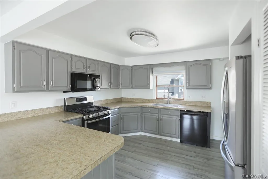 22 Jennings Avenue, Brookhaven, NY, 2 Bedrooms Bedrooms, 4 Rooms Rooms,1 BathroomBathrooms,Residential Lease,For Rent,Jennings,0,1015411 22 Jennings Avenue, Brookhaven, NY, 2 Bedrooms Bedrooms, 4 Rooms Rooms,1 BathroomBathrooms,Residential Lease,For Rent,Jennings,0,1015411