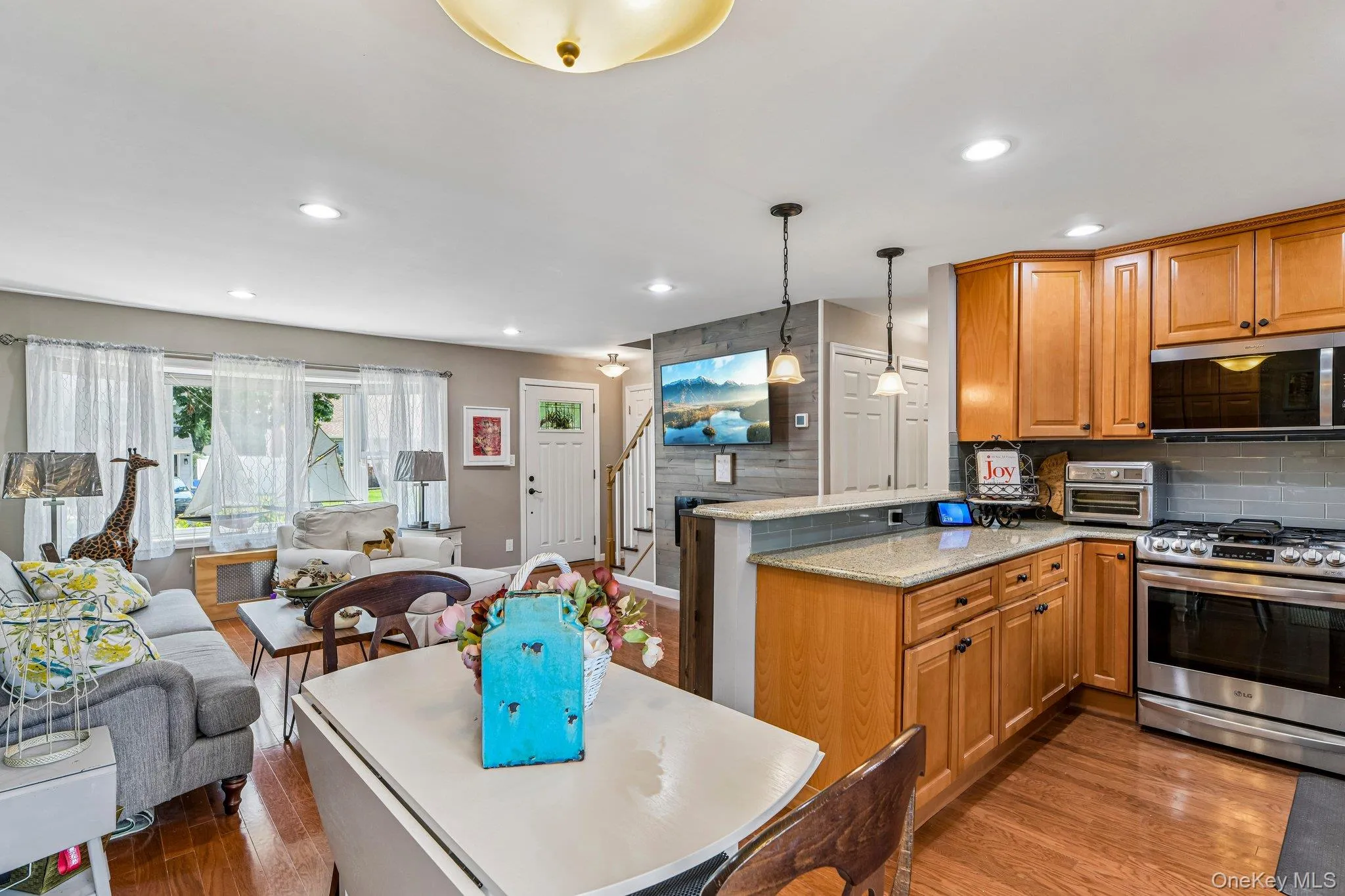 75 Hale Road, Babylon, NY, 3 Bedrooms Bedrooms, 5 Rooms Rooms,3 BathroomsBathrooms,Residential,For Rent,Hale,0,1015412 75 Hale Road, Babylon, NY, 3 Bedrooms Bedrooms, 5 Rooms Rooms,3 BathroomsBathrooms,Residential,For Rent,Hale,0,1015412