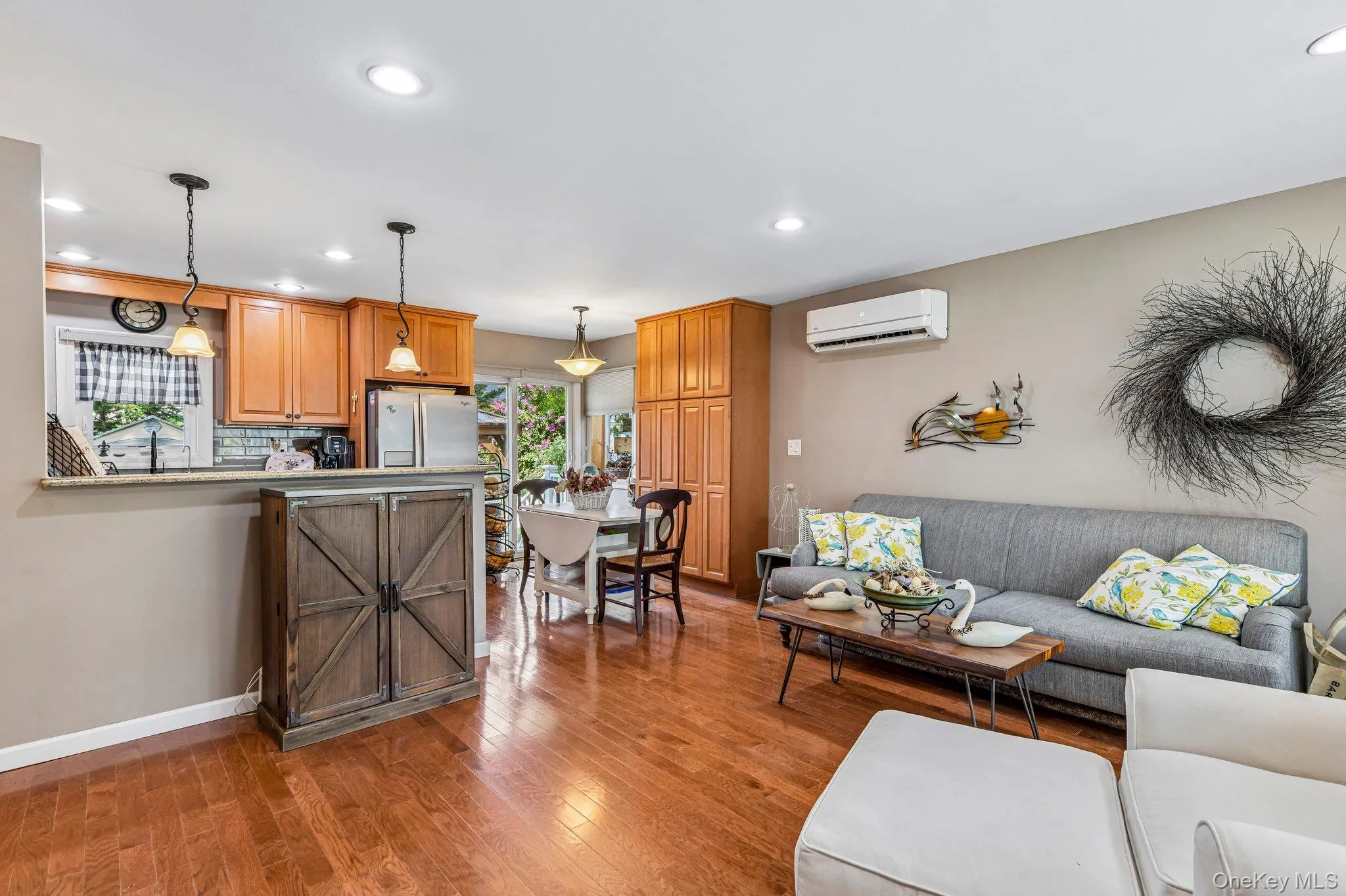 75 Hale Road, Babylon, NY, 3 Bedrooms Bedrooms, 5 Rooms Rooms,3 BathroomsBathrooms,Residential,For Rent,Hale,0,1015412 75 Hale Road, Babylon, NY, 3 Bedrooms Bedrooms, 5 Rooms Rooms,3 BathroomsBathrooms,Residential,For Rent,Hale,0,1015412