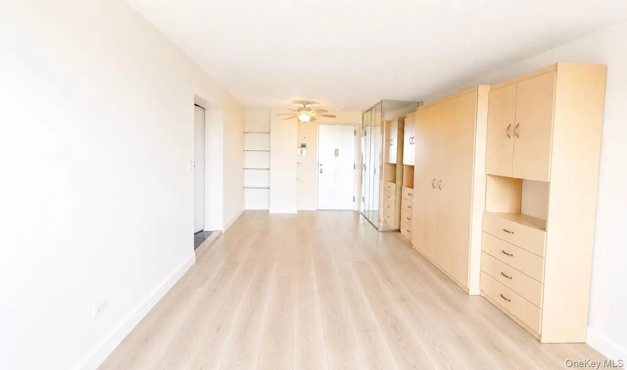1 Bay Club Drive, New York, NY, 3 Rooms Rooms,1 BathroomBathrooms,Residential,For Rent,Bay Club,0,1015419 1 Bay Club Drive, New York, NY, 3 Rooms Rooms,1 BathroomBathrooms,Residential,For Rent,Bay Club,0,1015419