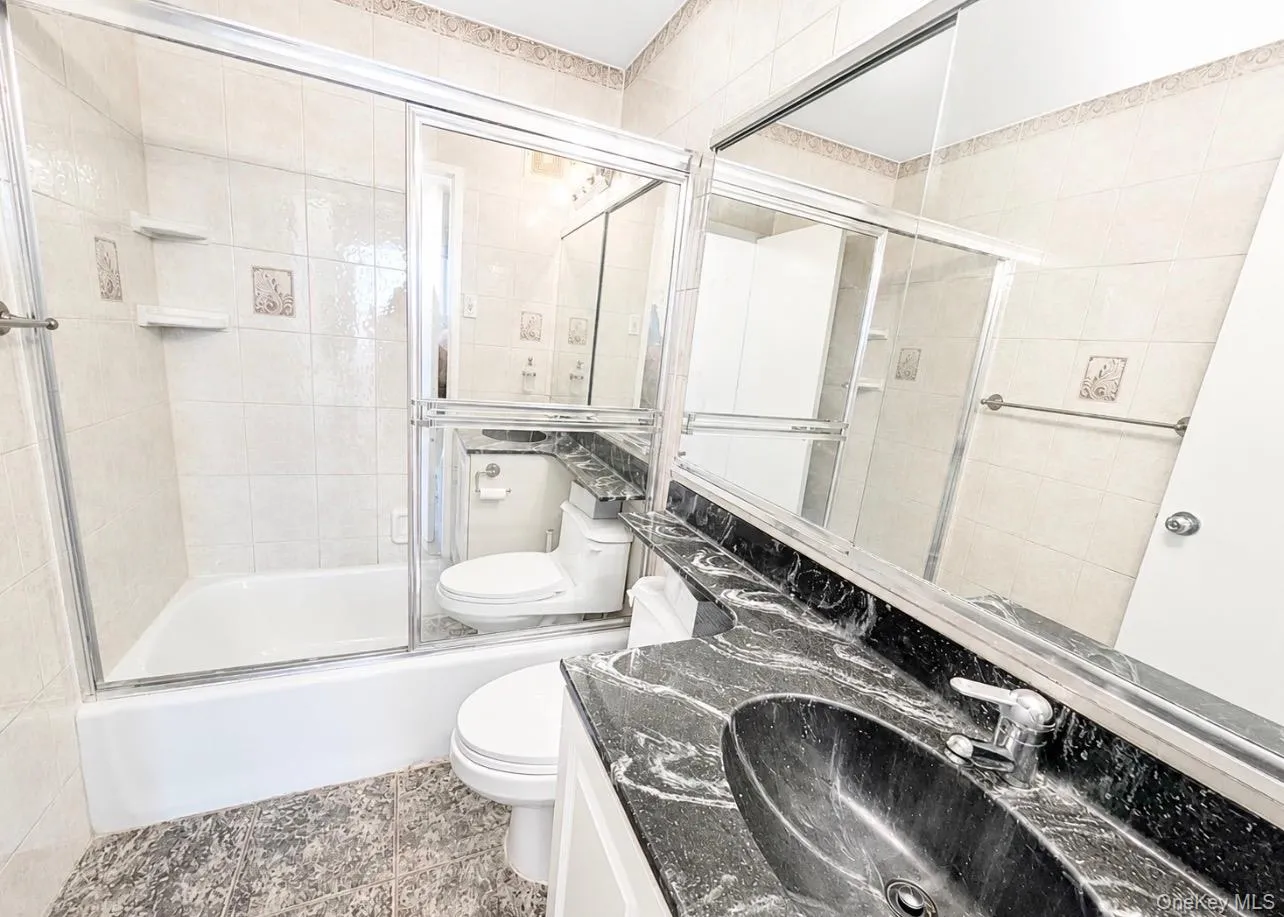 1 Bay Club Drive, New York, NY, 3 Rooms Rooms,1 BathroomBathrooms,Residential,For Rent,Bay Club,0,1015419 1 Bay Club Drive, New York, NY, 3 Rooms Rooms,1 BathroomBathrooms,Residential,For Rent,Bay Club,0,1015419