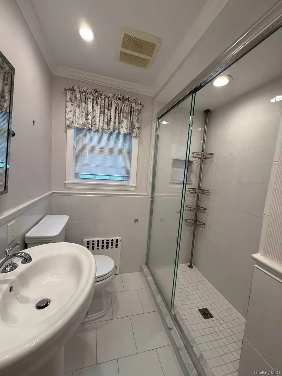 60 Highland Place, North Hempstead, NY, 5 Bedrooms Bedrooms, 8 Rooms Rooms,3 BathroomsBathrooms,Residential Lease,For Rent,Highland,0,1015420 60 Highland Place, North Hempstead, NY, 5 Bedrooms Bedrooms, 8 Rooms Rooms,3 BathroomsBathrooms,Residential Lease,For Rent,Highland,0,1015420