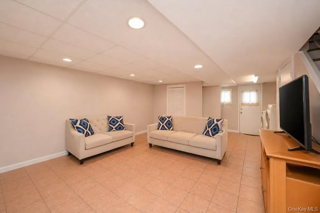 24-08 154th Street, New York, NY, 3 Bedrooms Bedrooms, 9 Rooms Rooms,2 BathroomsBathrooms,Residential,For Rent,154th,0,1015428 24-08 154th Street, New York, NY, 3 Bedrooms Bedrooms, 9 Rooms Rooms,2 BathroomsBathrooms,Residential,For Rent,154th,0,1015428