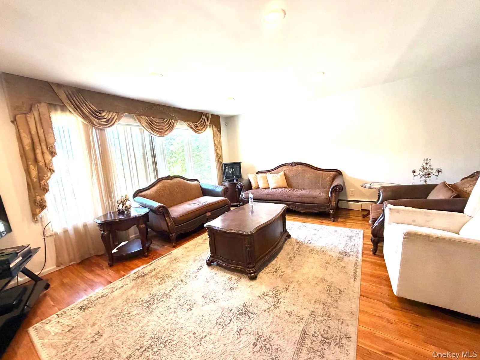 906 Park Court, Hempstead, NY, 4 Bedrooms Bedrooms, 10 Rooms Rooms,3 BathroomsBathrooms,Residential Lease,For Rent,Park,0,1015433 906 Park Court, Hempstead, NY, 4 Bedrooms Bedrooms, 10 Rooms Rooms,3 BathroomsBathrooms,Residential Lease,For Rent,Park,0,1015433