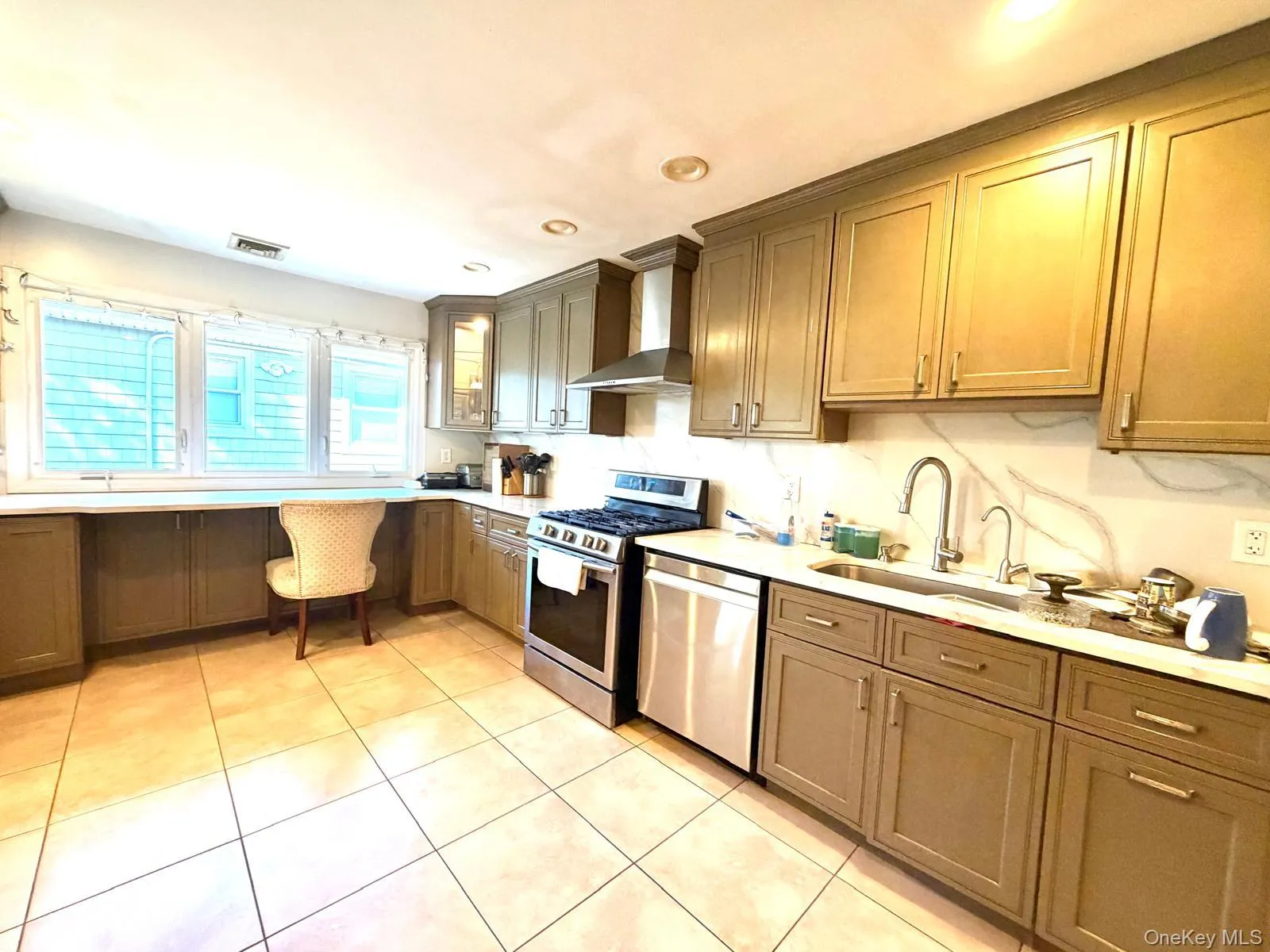 906 Park Court, Hempstead, NY, 4 Bedrooms Bedrooms, 10 Rooms Rooms,3 BathroomsBathrooms,Residential Lease,For Rent,Park,0,1015433 906 Park Court, Hempstead, NY, 4 Bedrooms Bedrooms, 10 Rooms Rooms,3 BathroomsBathrooms,Residential Lease,For Rent,Park,0,1015433