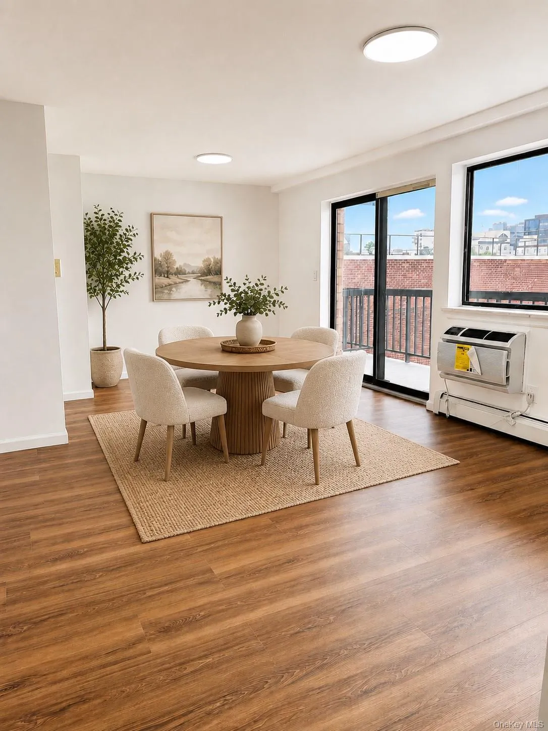 Virtually Staged Dinning Area Virtually Staged Dinning Area