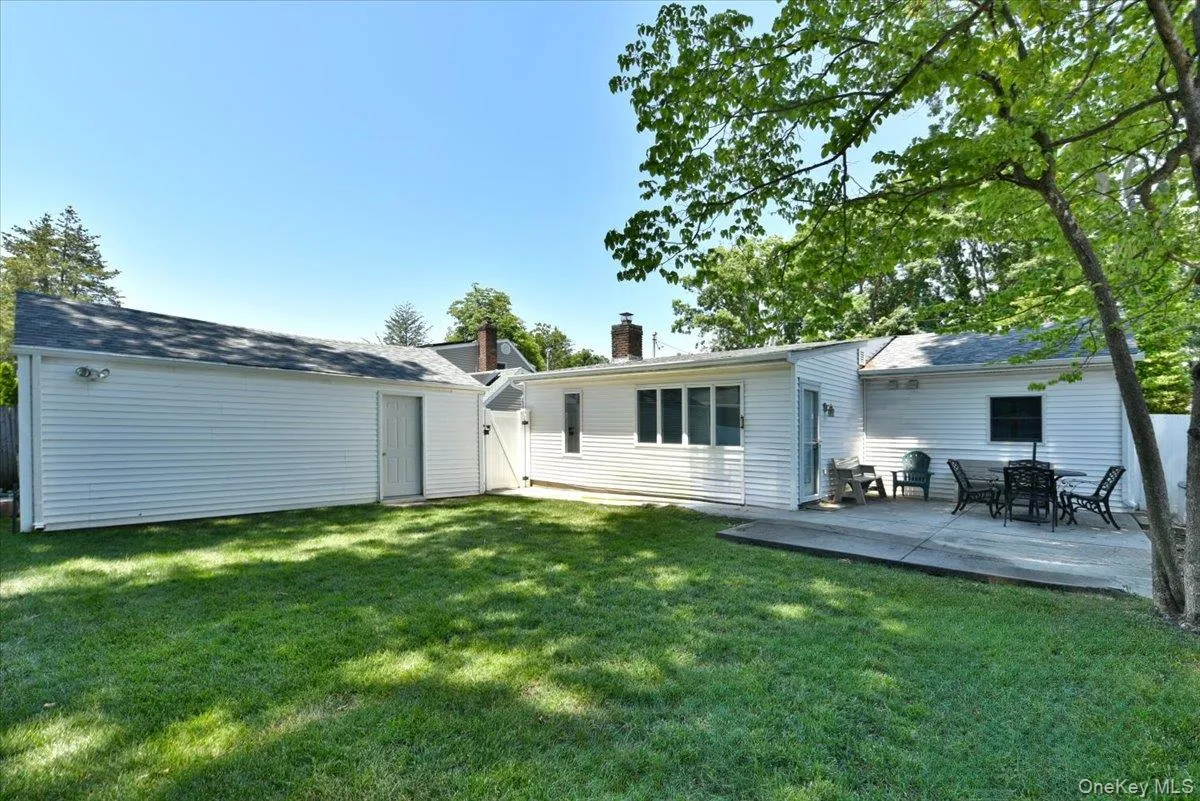 18 Boston Avenue, Oyster Bay, NY, 2 Bedrooms Bedrooms, 6 Rooms Rooms,1 BathroomBathrooms,Residential,For Rent,Boston,0,1015439 18 Boston Avenue, Oyster Bay, NY, 2 Bedrooms Bedrooms, 6 Rooms Rooms,1 BathroomBathrooms,Residential,For Rent,Boston,0,1015439