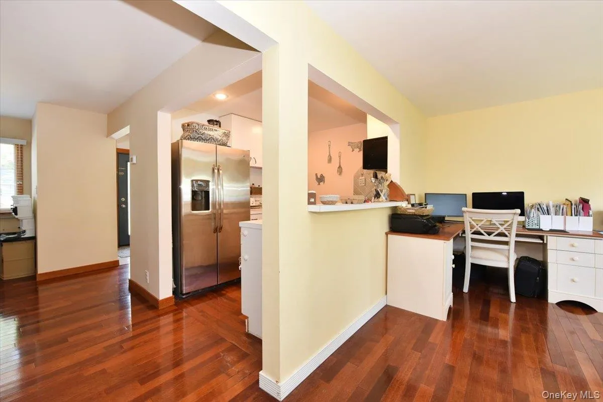 18 Boston Avenue, Oyster Bay, NY, 2 Bedrooms Bedrooms, 6 Rooms Rooms,1 BathroomBathrooms,Residential,For Rent,Boston,0,1015439 18 Boston Avenue, Oyster Bay, NY, 2 Bedrooms Bedrooms, 6 Rooms Rooms,1 BathroomBathrooms,Residential,For Rent,Boston,0,1015439