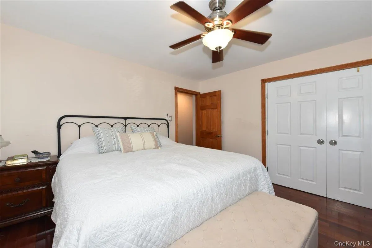 18 Boston Avenue, Oyster Bay, NY, 2 Bedrooms Bedrooms, 6 Rooms Rooms,1 BathroomBathrooms,Residential,For Rent,Boston,0,1015439 18 Boston Avenue, Oyster Bay, NY, 2 Bedrooms Bedrooms, 6 Rooms Rooms,1 BathroomBathrooms,Residential,For Rent,Boston,0,1015439