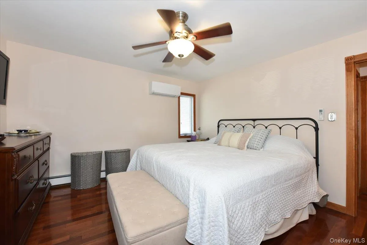 18 Boston Avenue, Oyster Bay, NY, 2 Bedrooms Bedrooms, 6 Rooms Rooms,1 BathroomBathrooms,Residential,For Rent,Boston,0,1015439 18 Boston Avenue, Oyster Bay, NY, 2 Bedrooms Bedrooms, 6 Rooms Rooms,1 BathroomBathrooms,Residential,For Rent,Boston,0,1015439