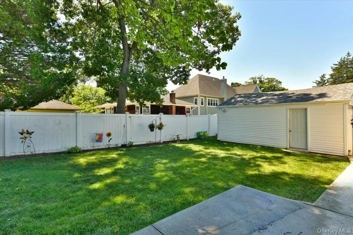 18 Boston Avenue, Oyster Bay, NY, 2 Bedrooms Bedrooms, 6 Rooms Rooms,1 BathroomBathrooms,Residential,For Rent,Boston,0,1015439 18 Boston Avenue, Oyster Bay, NY, 2 Bedrooms Bedrooms, 6 Rooms Rooms,1 BathroomBathrooms,Residential,For Rent,Boston,0,1015439