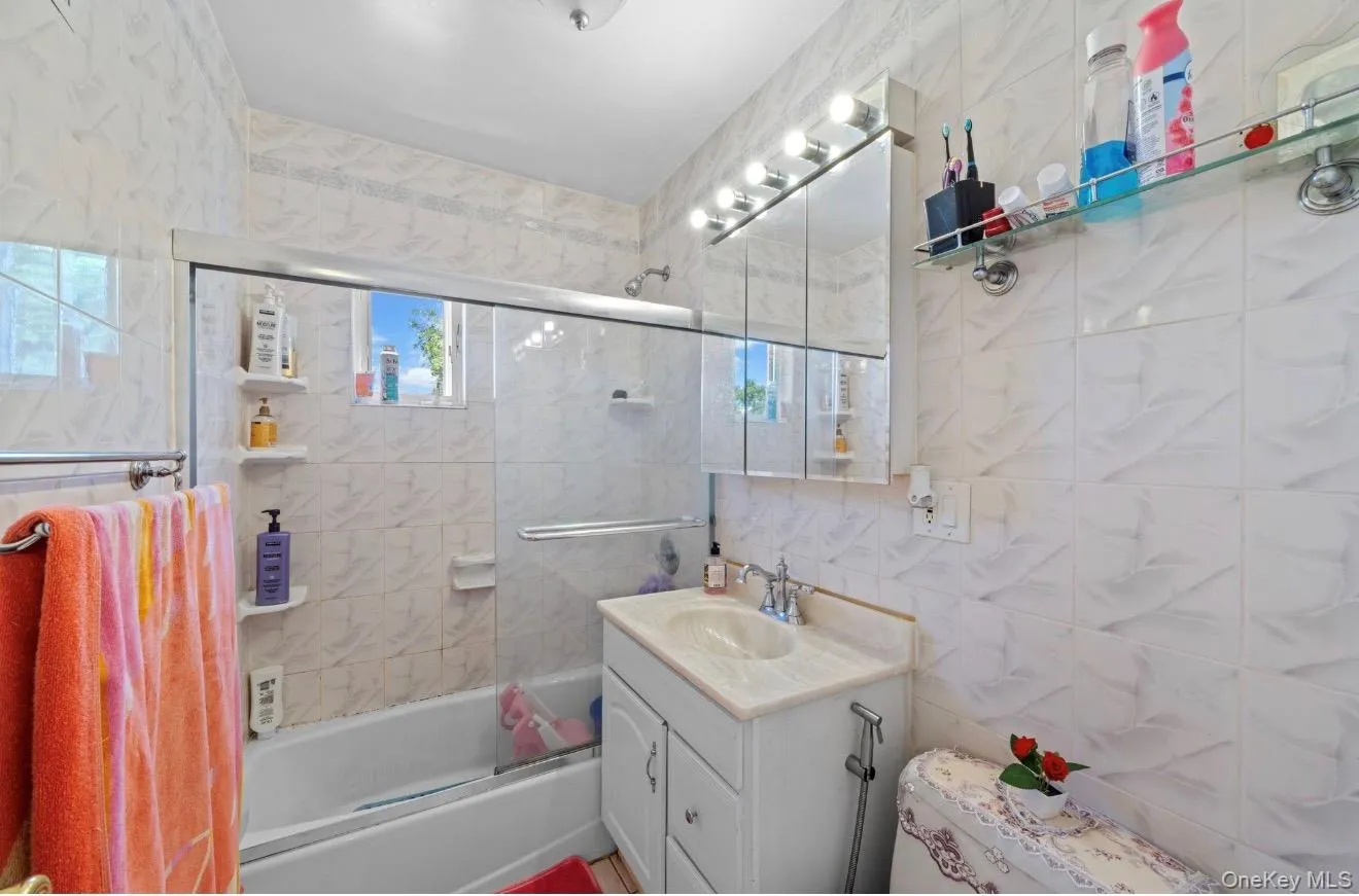 151-23 12th rd, New York, NY, 3 Bedrooms Bedrooms, 6 Rooms Rooms,1 BathroomBathrooms,Residential,For Rent,12th rd,0,1015440 151-23 12th rd, New York, NY, 3 Bedrooms Bedrooms, 6 Rooms Rooms,1 BathroomBathrooms,Residential,For Rent,12th rd,0,1015440