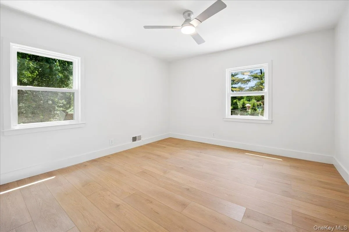 The second bedroom on the first floor. The second bedroom on the first floor.