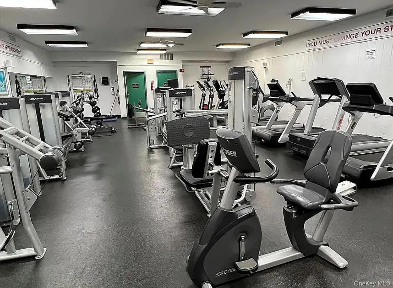 225 Skyline Drive, Brookhaven, NY, 3 Bedrooms Bedrooms, 6 Rooms Rooms,1 BathroomBathrooms,Residential,For Rent,Skyline,0,1015451 225 Skyline Drive, Brookhaven, NY, 3 Bedrooms Bedrooms, 6 Rooms Rooms,1 BathroomBathrooms,Residential,For Rent,Skyline,0,1015451