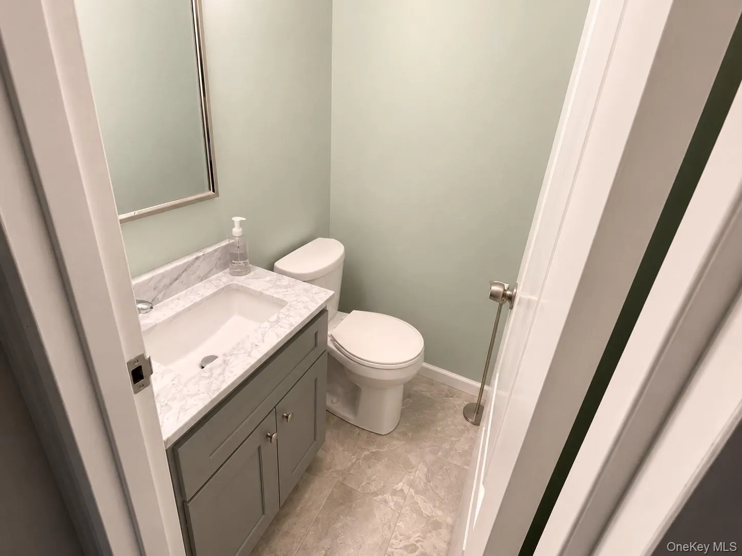 225 Skyline Drive, Brookhaven, NY, 3 Bedrooms Bedrooms, 6 Rooms Rooms,1 BathroomBathrooms,Residential,For Rent,Skyline,0,1015451 225 Skyline Drive, Brookhaven, NY, 3 Bedrooms Bedrooms, 6 Rooms Rooms,1 BathroomBathrooms,Residential,For Rent,Skyline,0,1015451