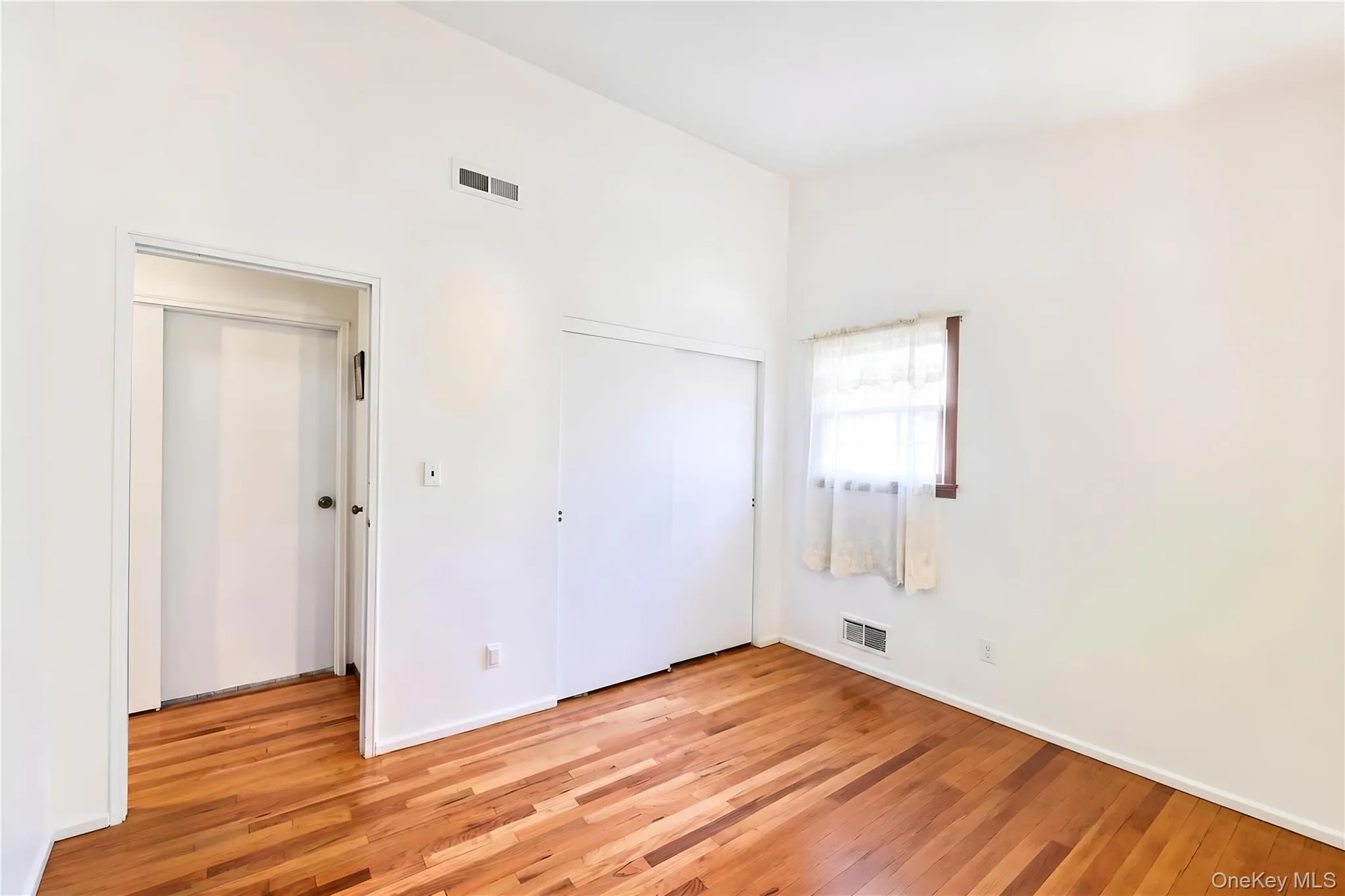 28 Dartmouth Drive, Smithtown, NY, 3 Bedrooms Bedrooms, 13 Rooms Rooms,1 BathroomBathrooms,Residential,For Rent,Dartmouth,0,1015455 28 Dartmouth Drive, Smithtown, NY, 3 Bedrooms Bedrooms, 13 Rooms Rooms,1 BathroomBathrooms,Residential,For Rent,Dartmouth,0,1015455