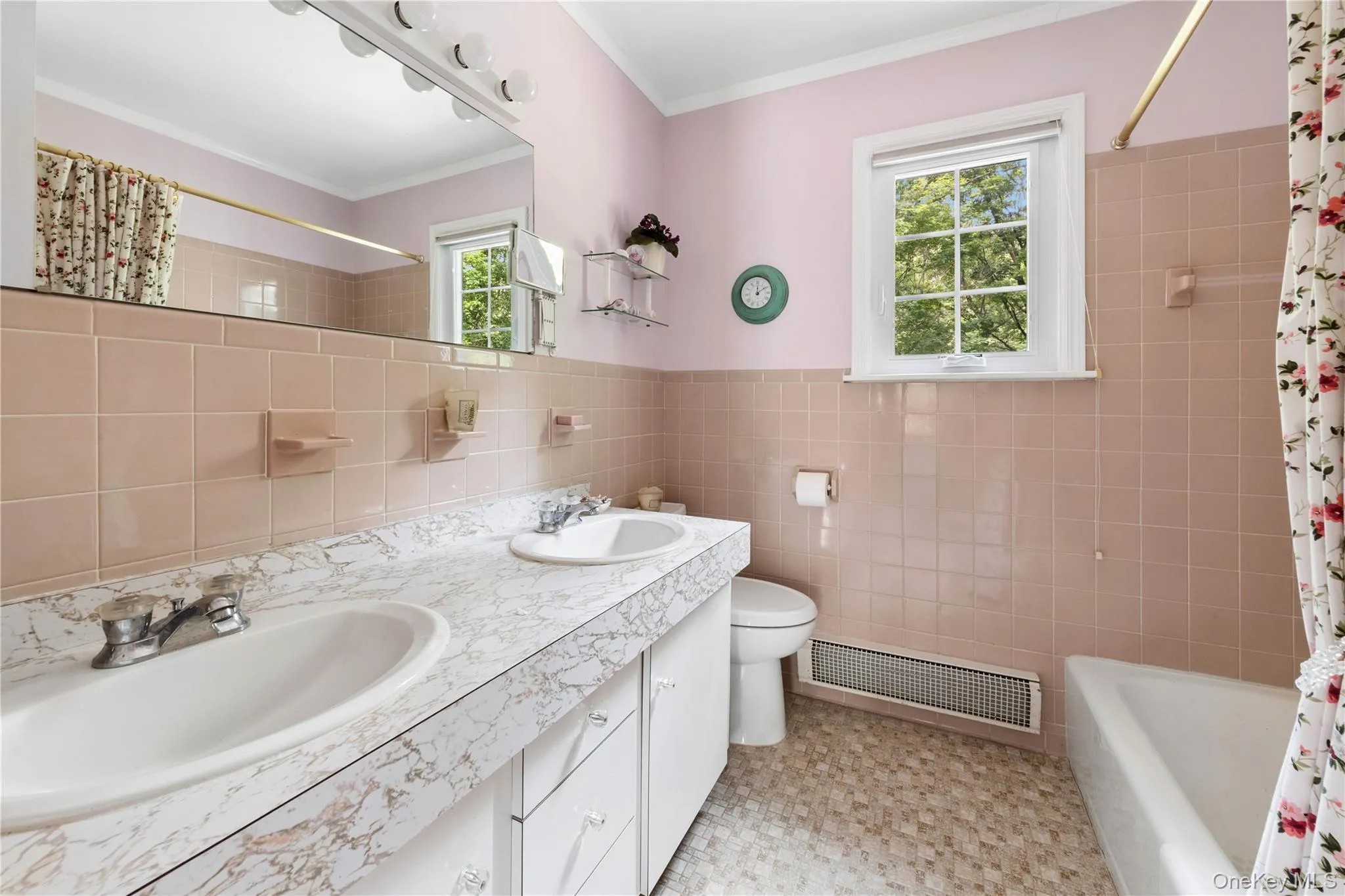 Full Hall Bathroom with Double Vanity Full Hall Bathroom with Double Vanity