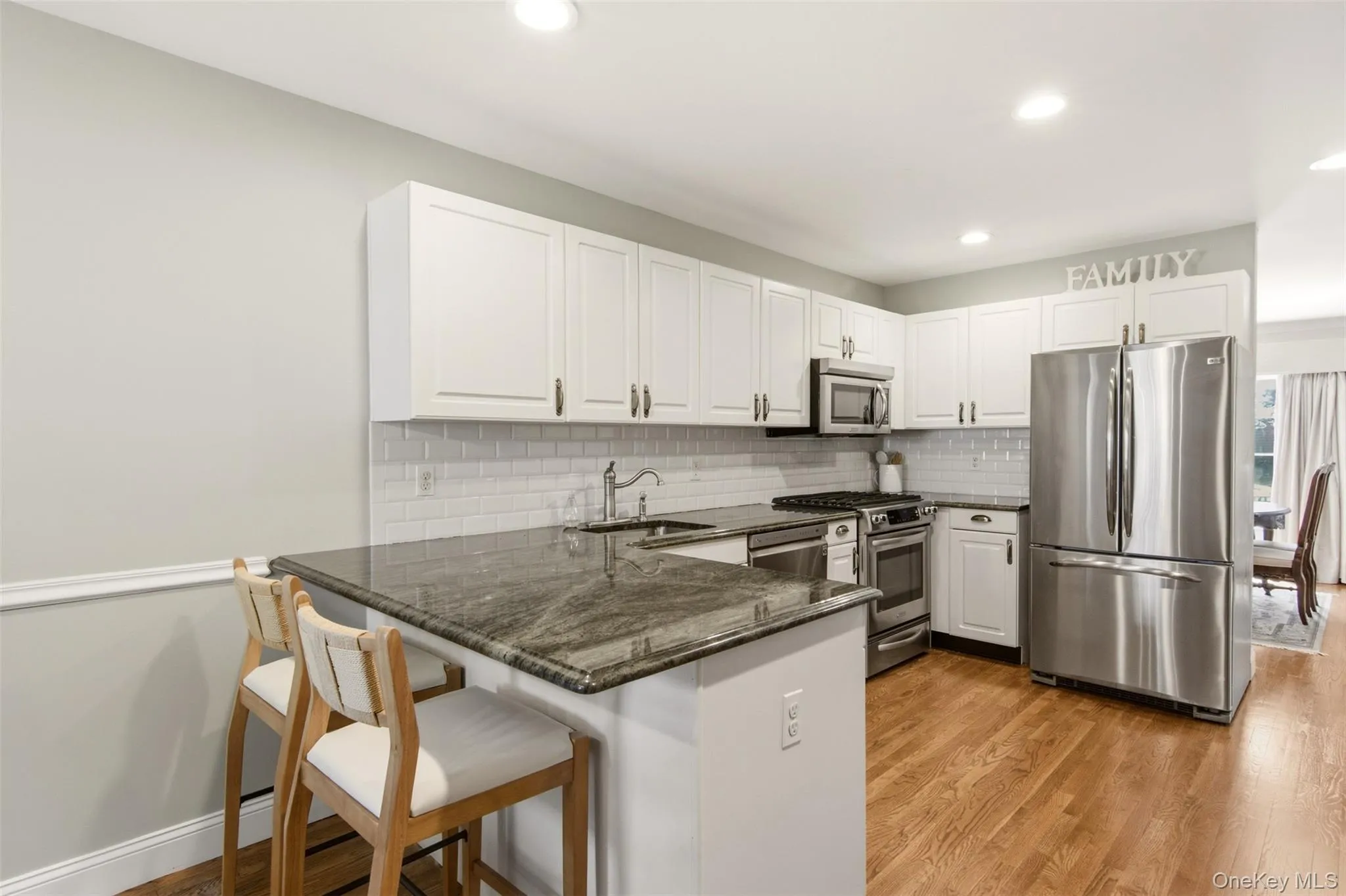 Beautiful white cabinets with granite Beautiful white cabinets with granite