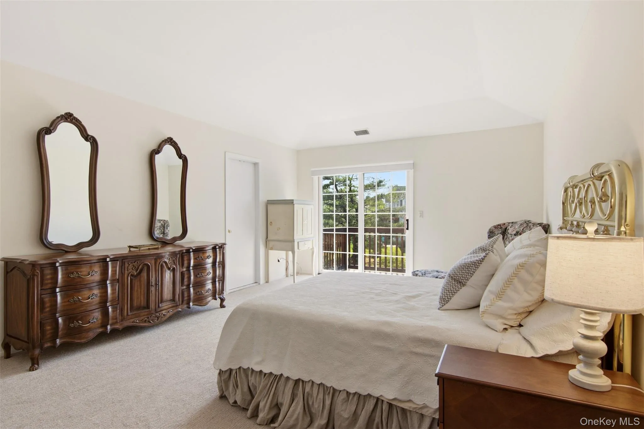 43 Lakebridge Drive, Smithtown, NY, 3 Bedrooms Bedrooms, 6 Rooms Rooms,2 BathroomsBathrooms,Residential,For Rent,Lakebridge,0,1015461 43 Lakebridge Drive, Smithtown, NY, 3 Bedrooms Bedrooms, 6 Rooms Rooms,2 BathroomsBathrooms,Residential,For Rent,Lakebridge,0,1015461