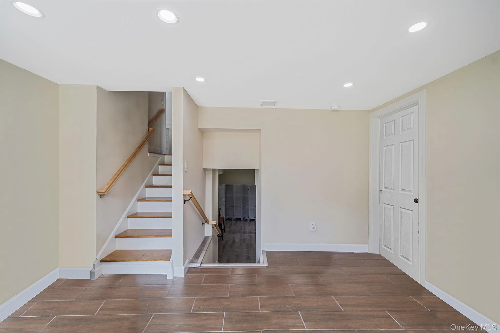 25 Cherry Lane, Riverhead, NY, 3 Bedrooms Bedrooms, 7 Rooms Rooms,2 BathroomsBathrooms,Residential,For Rent,Cherry,0,1015466 25 Cherry Lane, Riverhead, NY, 3 Bedrooms Bedrooms, 7 Rooms Rooms,2 BathroomsBathrooms,Residential,For Rent,Cherry,0,1015466