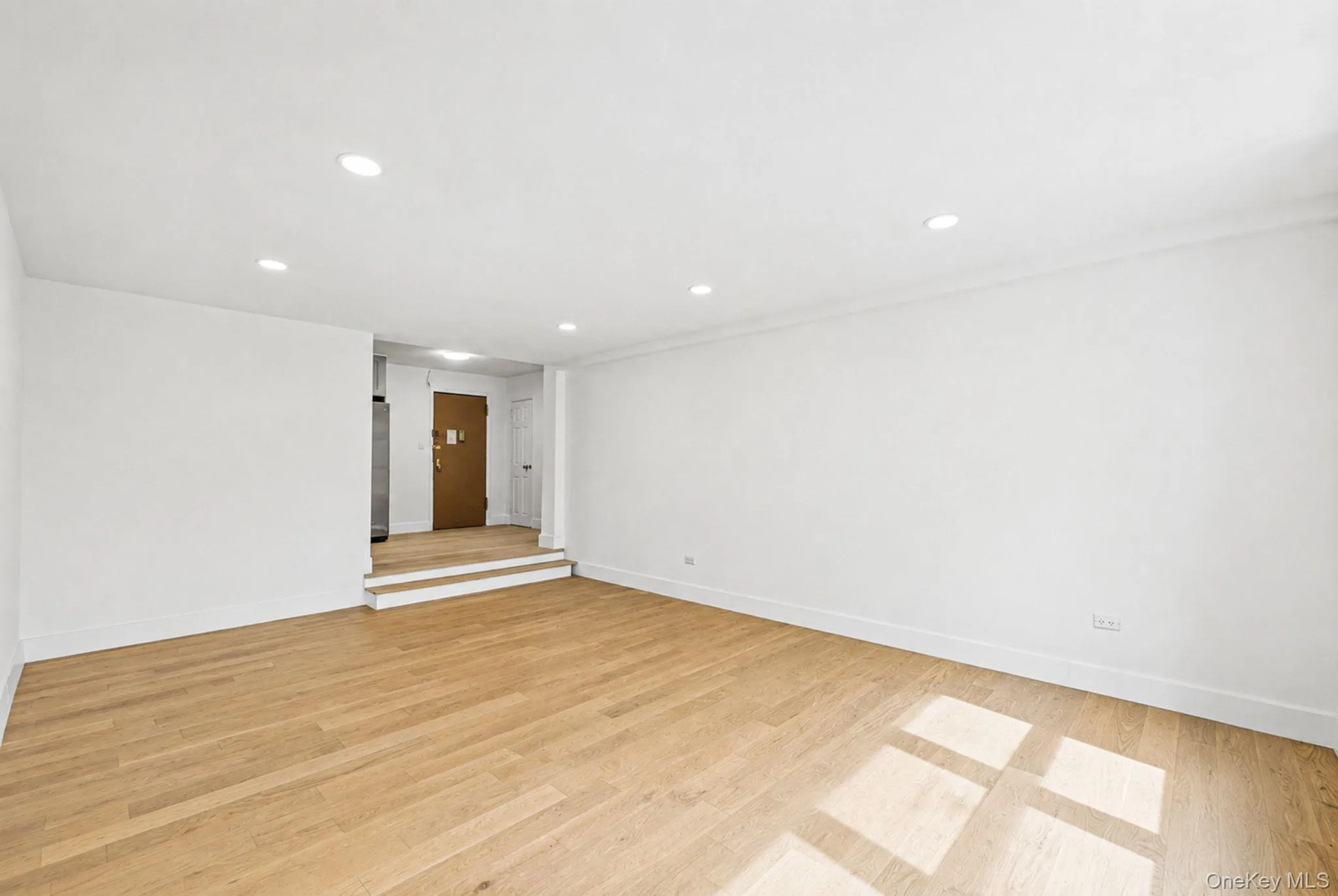134-54 Maple Avenue, New York, NY, 1 Bedroom Bedrooms, 4 Rooms Rooms,1 BathroomBathrooms,Residential,For Rent,Maple,0,1015471 134-54 Maple Avenue, New York, NY, 1 Bedroom Bedrooms, 4 Rooms Rooms,1 BathroomBathrooms,Residential,For Rent,Maple,0,1015471