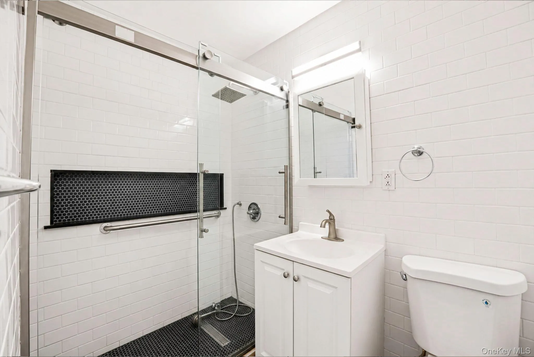 134-54 Maple Avenue, New York, NY, 1 Bedroom Bedrooms, 4 Rooms Rooms,1 BathroomBathrooms,Residential,For Rent,Maple,0,1015471 134-54 Maple Avenue, New York, NY, 1 Bedroom Bedrooms, 4 Rooms Rooms,1 BathroomBathrooms,Residential,For Rent,Maple,0,1015471