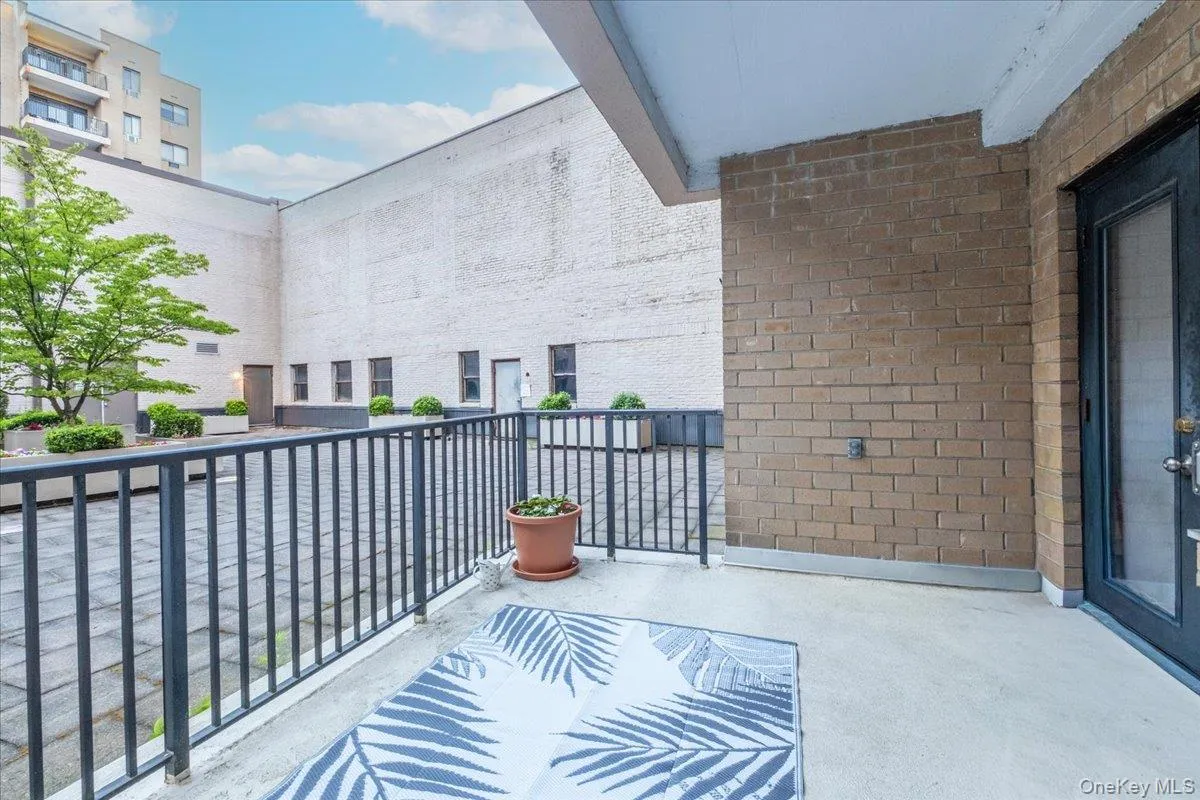 100 East Hartsdale Avenue, Greenburgh, NY, 2 Bedrooms Bedrooms, 6 Rooms Rooms,2 BathroomsBathrooms,Residential,For Rent,East Hartsdale,0,1015473 100 East Hartsdale Avenue, Greenburgh, NY, 2 Bedrooms Bedrooms, 6 Rooms Rooms,2 BathroomsBathrooms,Residential,For Rent,East Hartsdale,0,1015473