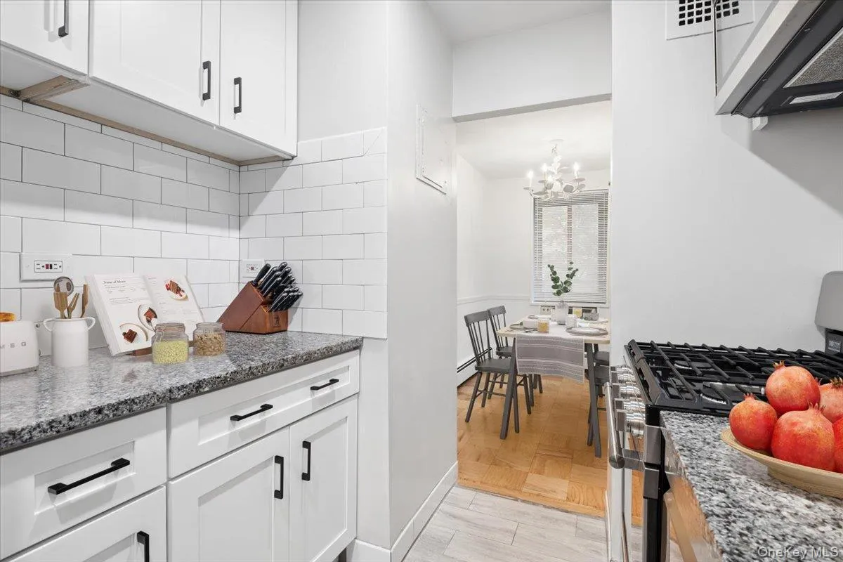 100 East Hartsdale Avenue, Greenburgh, NY, 2 Bedrooms Bedrooms, 6 Rooms Rooms,2 BathroomsBathrooms,Residential,For Rent,East Hartsdale,0,1015473 100 East Hartsdale Avenue, Greenburgh, NY, 2 Bedrooms Bedrooms, 6 Rooms Rooms,2 BathroomsBathrooms,Residential,For Rent,East Hartsdale,0,1015473