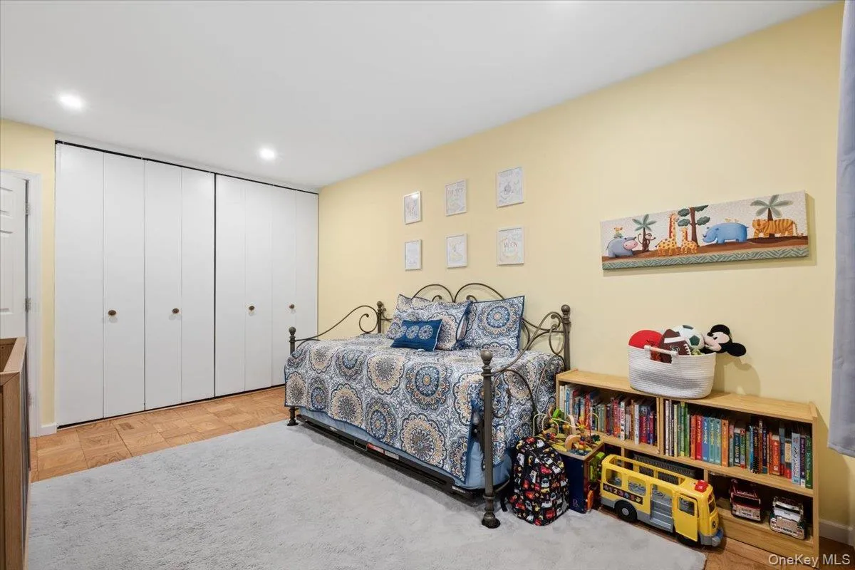 100 East Hartsdale Avenue, Greenburgh, NY, 2 Bedrooms Bedrooms, 6 Rooms Rooms,2 BathroomsBathrooms,Residential,For Rent,East Hartsdale,0,1015473 100 East Hartsdale Avenue, Greenburgh, NY, 2 Bedrooms Bedrooms, 6 Rooms Rooms,2 BathroomsBathrooms,Residential,For Rent,East Hartsdale,0,1015473