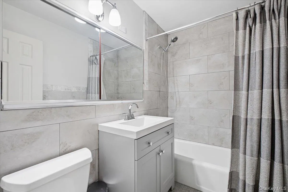 100 East Hartsdale Avenue, Greenburgh, NY, 2 Bedrooms Bedrooms, 6 Rooms Rooms,2 BathroomsBathrooms,Residential,For Rent,East Hartsdale,0,1015473 100 East Hartsdale Avenue, Greenburgh, NY, 2 Bedrooms Bedrooms, 6 Rooms Rooms,2 BathroomsBathrooms,Residential,For Rent,East Hartsdale,0,1015473