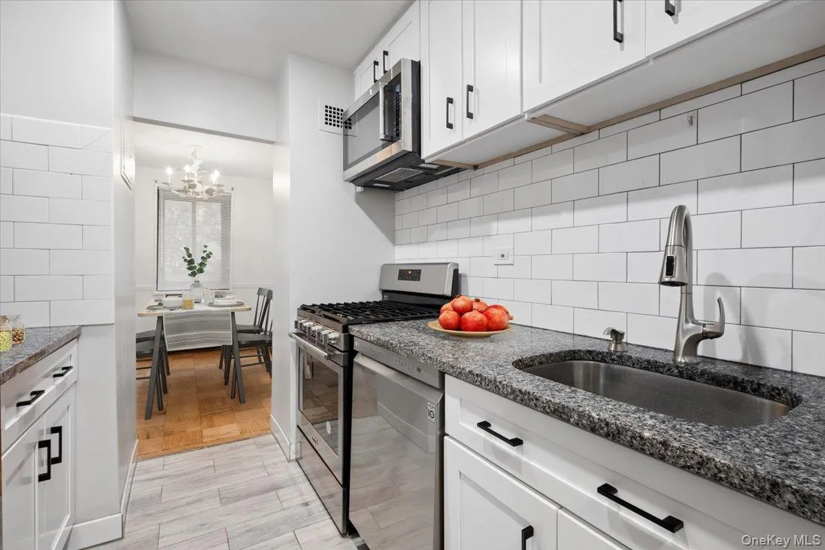 100 East Hartsdale Avenue, Greenburgh, NY, 2 Bedrooms Bedrooms, 6 Rooms Rooms,2 BathroomsBathrooms,Residential,For Rent,East Hartsdale,0,1015473 100 East Hartsdale Avenue, Greenburgh, NY, 2 Bedrooms Bedrooms, 6 Rooms Rooms,2 BathroomsBathrooms,Residential,For Rent,East Hartsdale,0,1015473