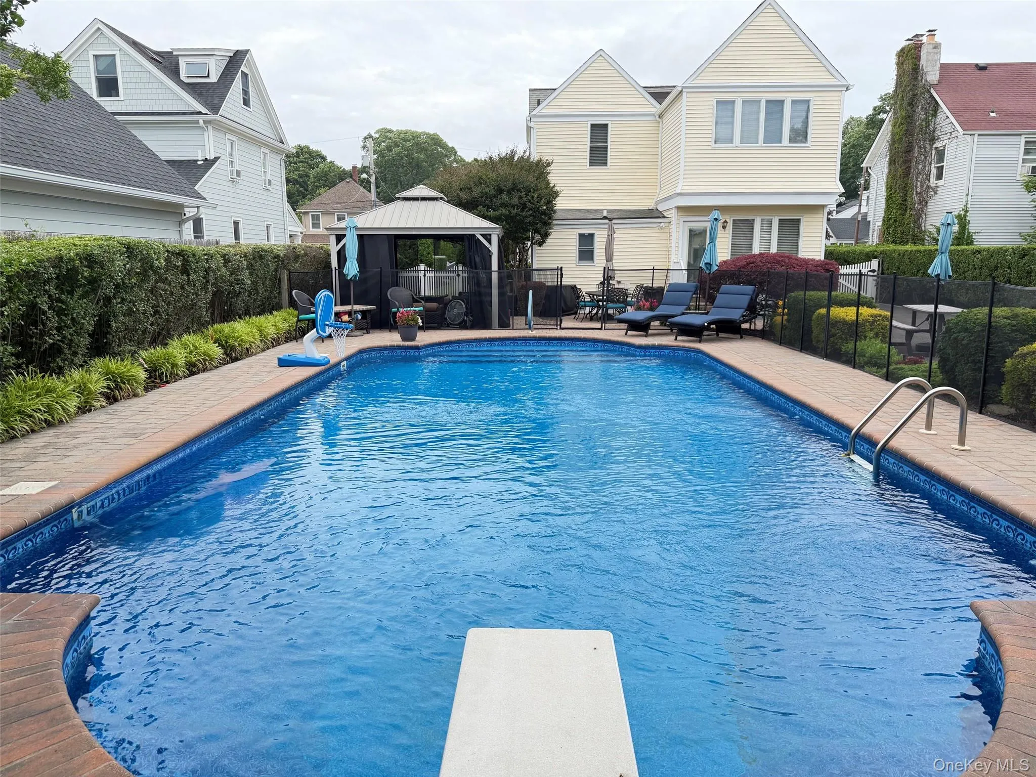 Pool Pool