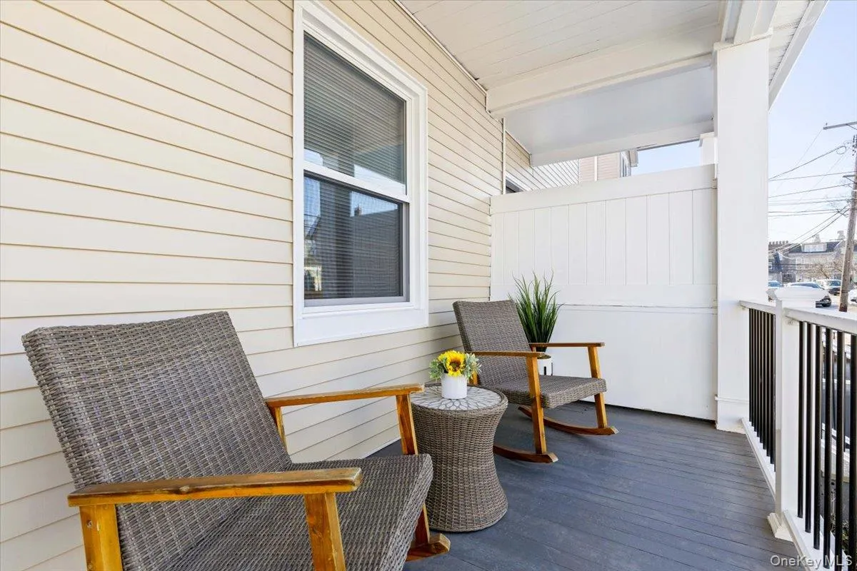19 Maple Avenue, Harrison, NY, 3 Bedrooms Bedrooms, 7 Rooms Rooms,2 BathroomsBathrooms,Residential Lease,For Rent,Maple,0,1015484 19 Maple Avenue, Harrison, NY, 3 Bedrooms Bedrooms, 7 Rooms Rooms,2 BathroomsBathrooms,Residential Lease,For Rent,Maple,0,1015484