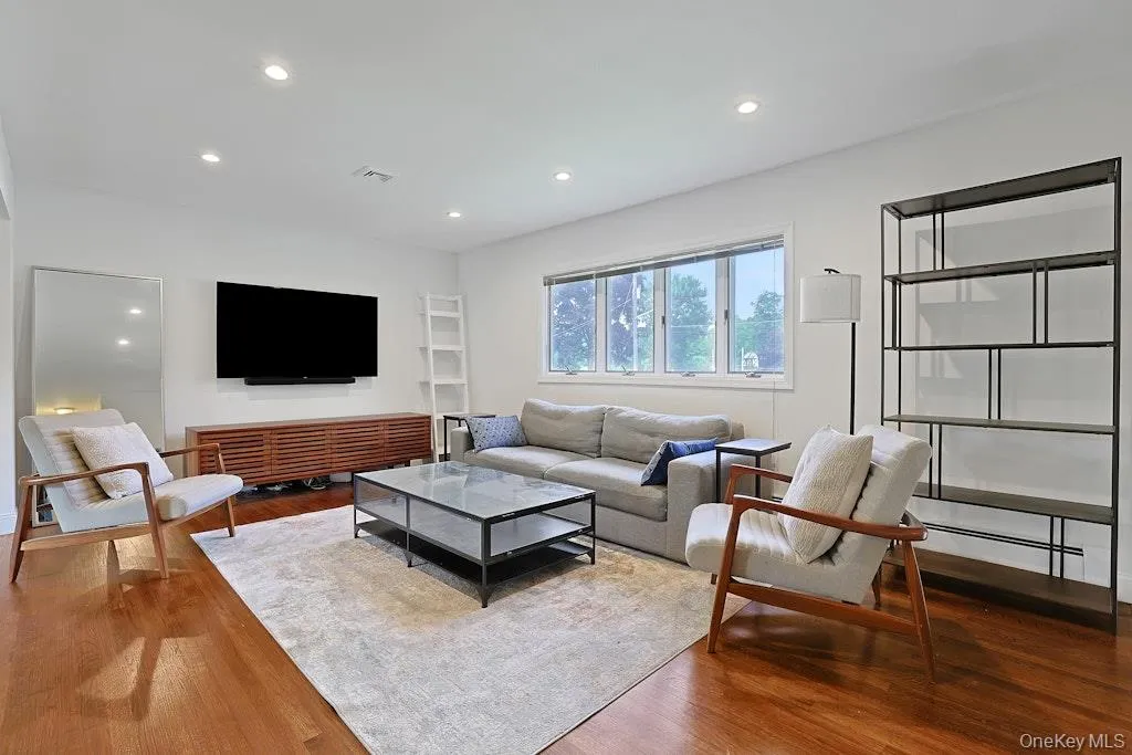8 Duers Court, Ossining, NY, 3 Bedrooms Bedrooms, 9 Rooms Rooms,1 BathroomBathrooms,Residential Lease,For Rent,Duers,0,1015488 8 Duers Court, Ossining, NY, 3 Bedrooms Bedrooms, 9 Rooms Rooms,1 BathroomBathrooms,Residential Lease,For Rent,Duers,0,1015488