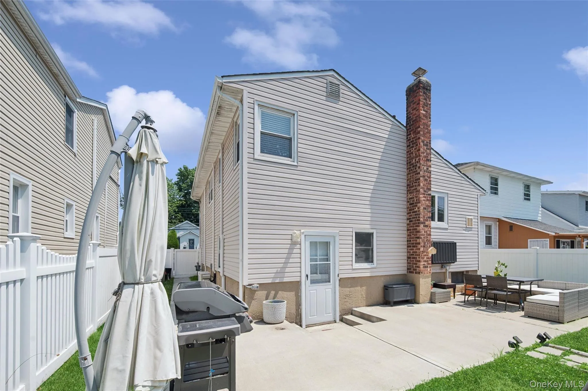 83 Scarcliffe Drive, Hempstead, NY, 3 Bedrooms Bedrooms, 7 Rooms Rooms,1 BathroomBathrooms,Residential,For Rent,Scarcliffe,0,1015489 83 Scarcliffe Drive, Hempstead, NY, 3 Bedrooms Bedrooms, 7 Rooms Rooms,1 BathroomBathrooms,Residential,For Rent,Scarcliffe,0,1015489