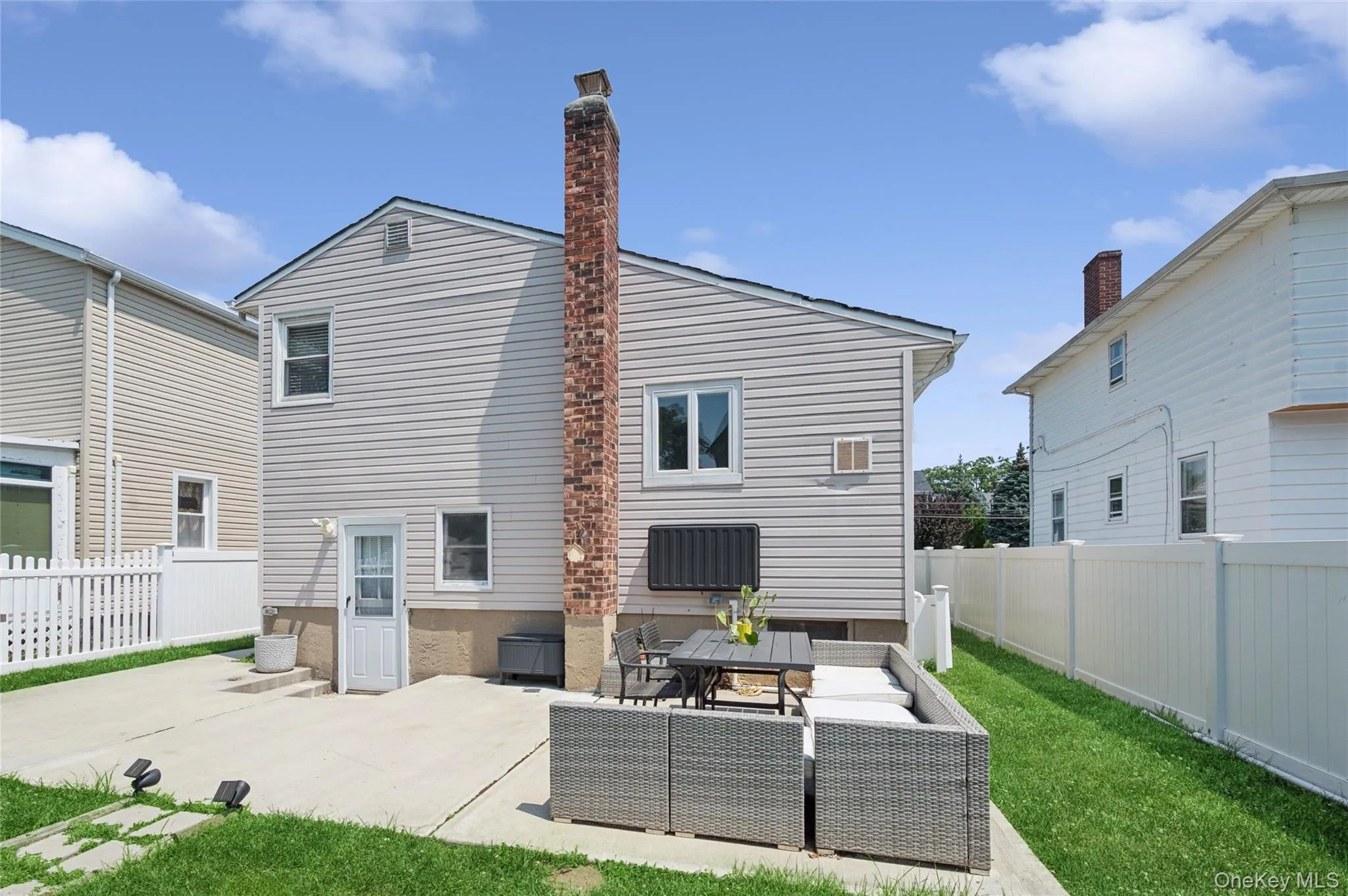 83 Scarcliffe Drive, Hempstead, NY, 3 Bedrooms Bedrooms, 7 Rooms Rooms,1 BathroomBathrooms,Residential,For Rent,Scarcliffe,0,1015489 83 Scarcliffe Drive, Hempstead, NY, 3 Bedrooms Bedrooms, 7 Rooms Rooms,1 BathroomBathrooms,Residential,For Rent,Scarcliffe,0,1015489