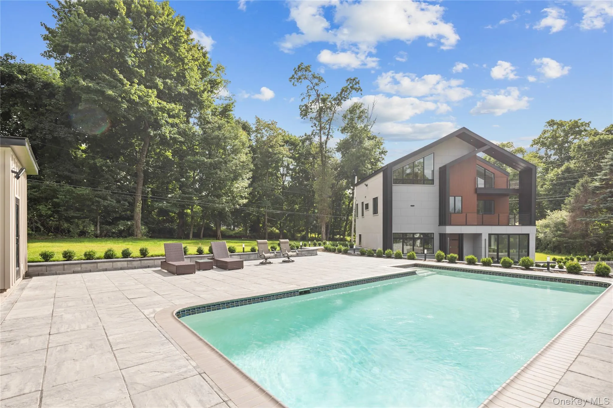 408 Buena Vista Road, Clarkstown, NY, 7 Bedrooms Bedrooms, 14 Rooms Rooms,3 BathroomsBathrooms,Residential,For Rent,Buena Vista,0,1015494 408 Buena Vista Road, Clarkstown, NY, 7 Bedrooms Bedrooms, 14 Rooms Rooms,3 BathroomsBathrooms,Residential,For Rent,Buena Vista,0,1015494