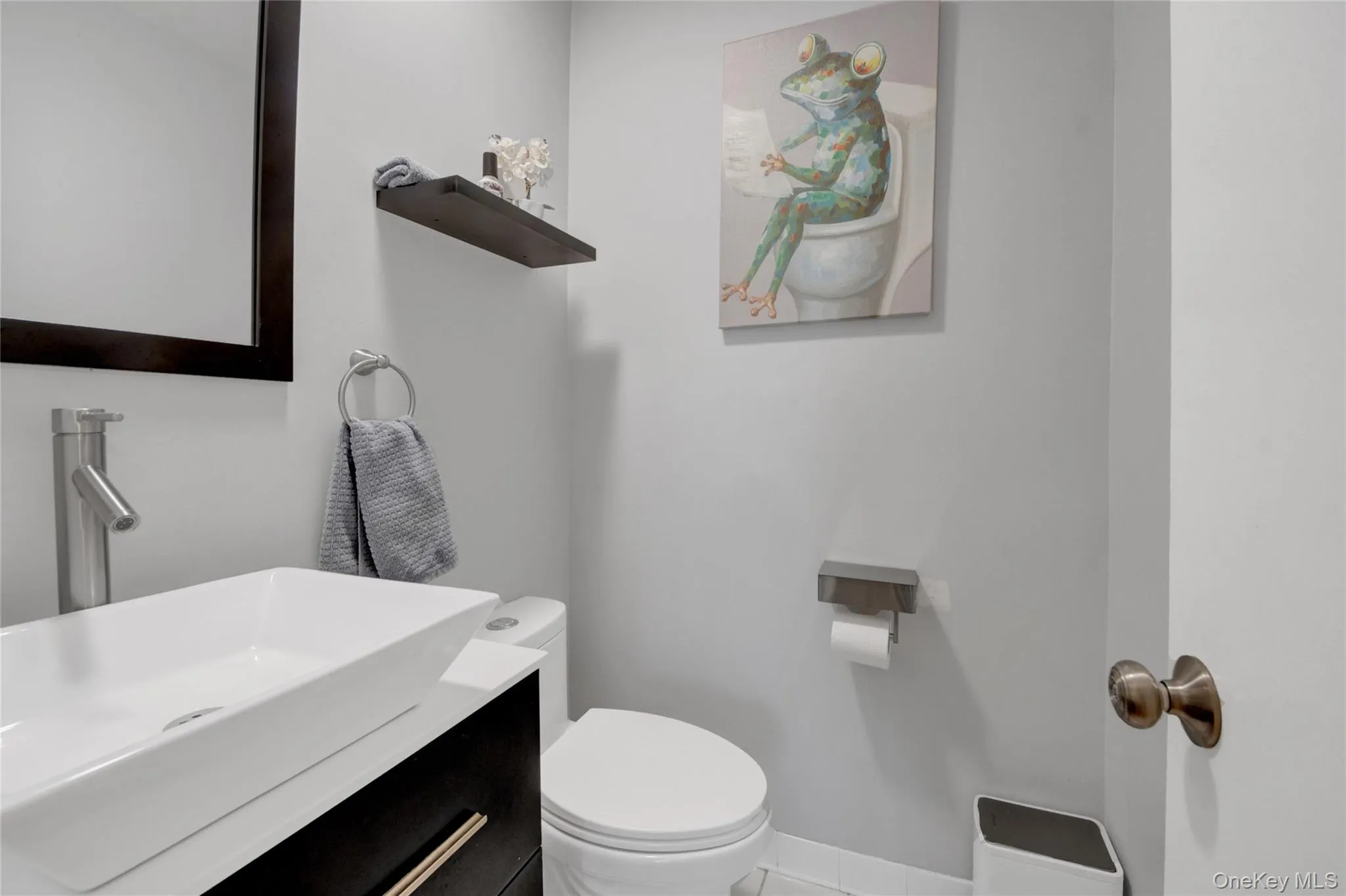 1/2 bath on main level 1/2 bath on main level