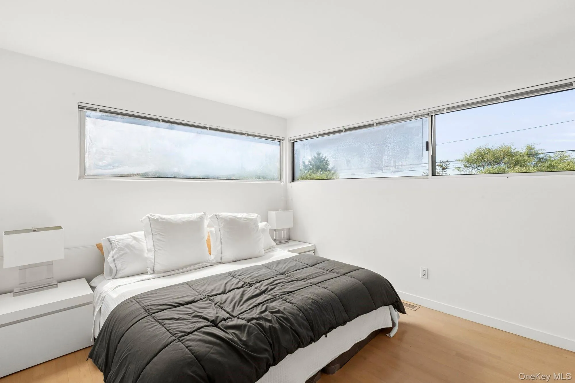 559 Dune Road, Southampton, NY, 4 Bedrooms Bedrooms, 8 Rooms Rooms,3 BathroomsBathrooms,Residential,For Rent,Dune,0,1015502 559 Dune Road, Southampton, NY, 4 Bedrooms Bedrooms, 8 Rooms Rooms,3 BathroomsBathrooms,Residential,For Rent,Dune,0,1015502