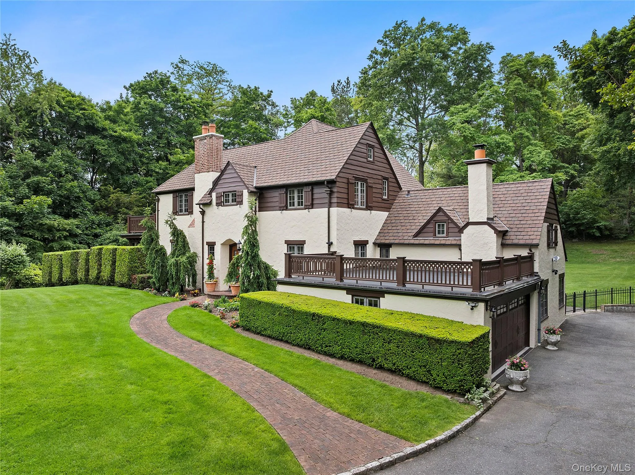 84 Luquer Road, North Hempstead, NY, 5 Bedrooms Bedrooms, 10 Rooms Rooms,3 BathroomsBathrooms,Residential,For Rent,Luquer,0,1015503 84 Luquer Road, North Hempstead, NY, 5 Bedrooms Bedrooms, 10 Rooms Rooms,3 BathroomsBathrooms,Residential,For Rent,Luquer,0,1015503