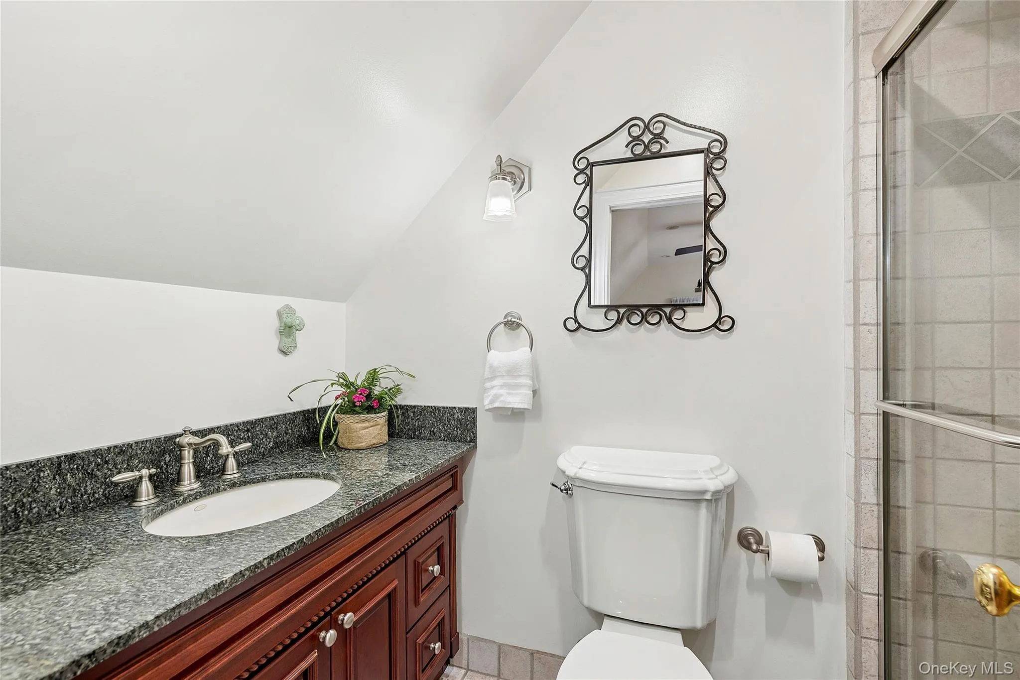 84 Luquer Road, North Hempstead, NY, 5 Bedrooms Bedrooms, 10 Rooms Rooms,3 BathroomsBathrooms,Residential,For Rent,Luquer,0,1015503 84 Luquer Road, North Hempstead, NY, 5 Bedrooms Bedrooms, 10 Rooms Rooms,3 BathroomsBathrooms,Residential,For Rent,Luquer,0,1015503
