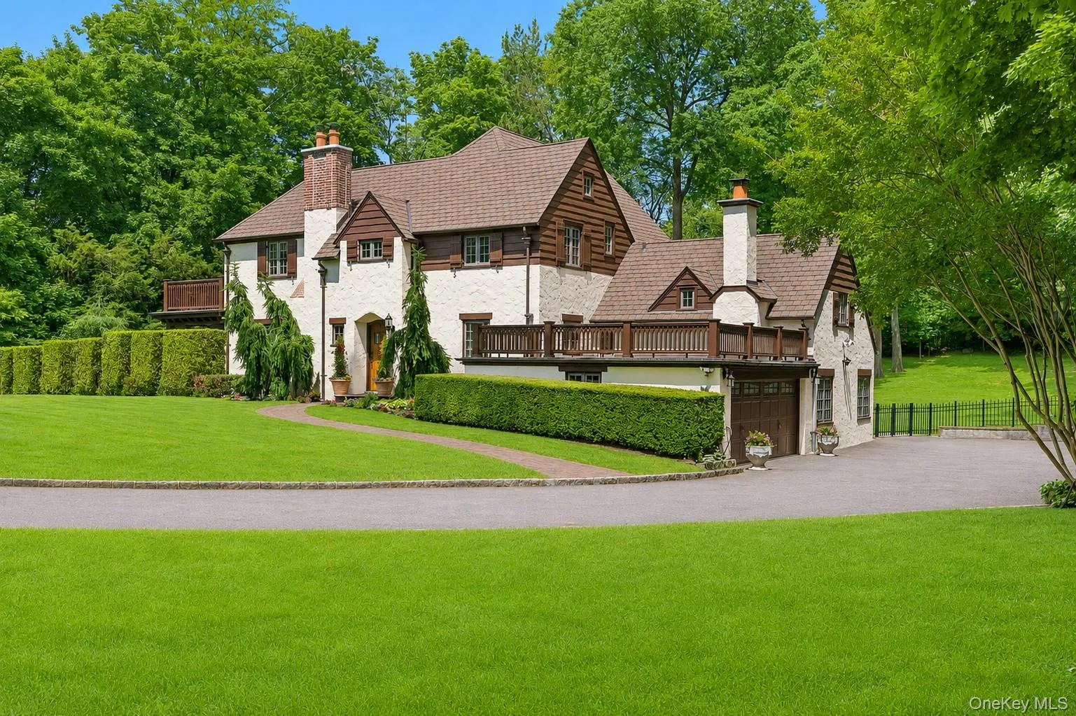 84 Luquer Road, North Hempstead, NY, 5 Bedrooms Bedrooms, 10 Rooms Rooms,3 BathroomsBathrooms,Residential,For Rent,Luquer,0,1015503 84 Luquer Road, North Hempstead, NY, 5 Bedrooms Bedrooms, 10 Rooms Rooms,3 BathroomsBathrooms,Residential,For Rent,Luquer,0,1015503
