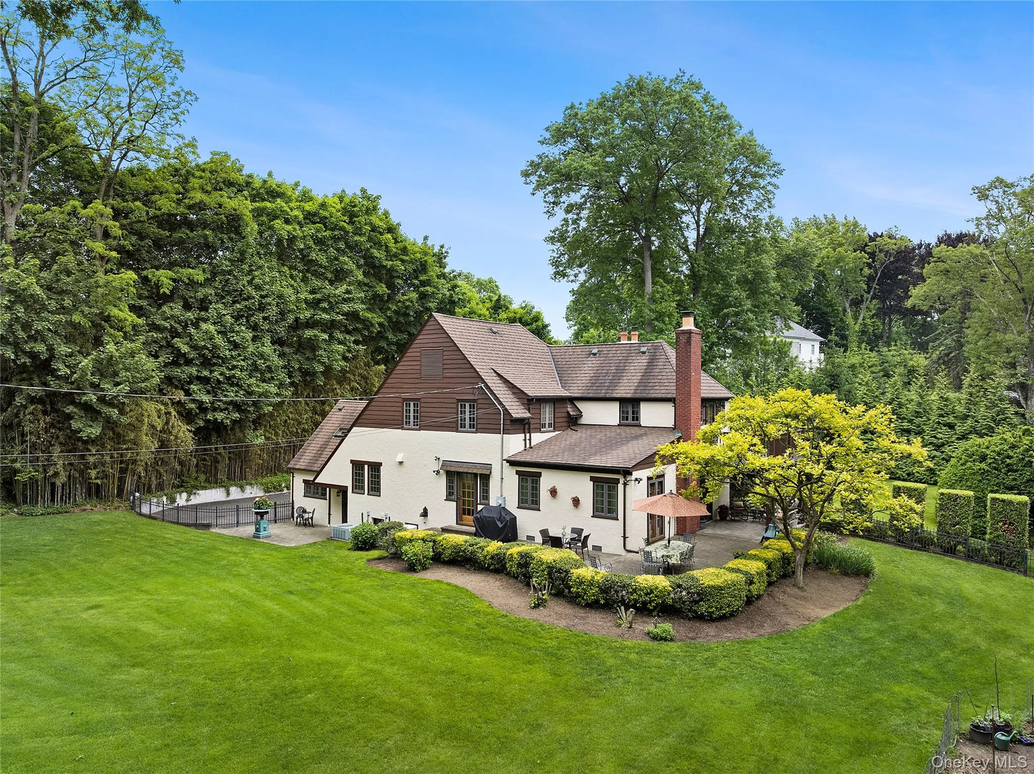 84 Luquer Road, North Hempstead, NY, 5 Bedrooms Bedrooms, 10 Rooms Rooms,3 BathroomsBathrooms,Residential,For Rent,Luquer,0,1015503 84 Luquer Road, North Hempstead, NY, 5 Bedrooms Bedrooms, 10 Rooms Rooms,3 BathroomsBathrooms,Residential,For Rent,Luquer,0,1015503